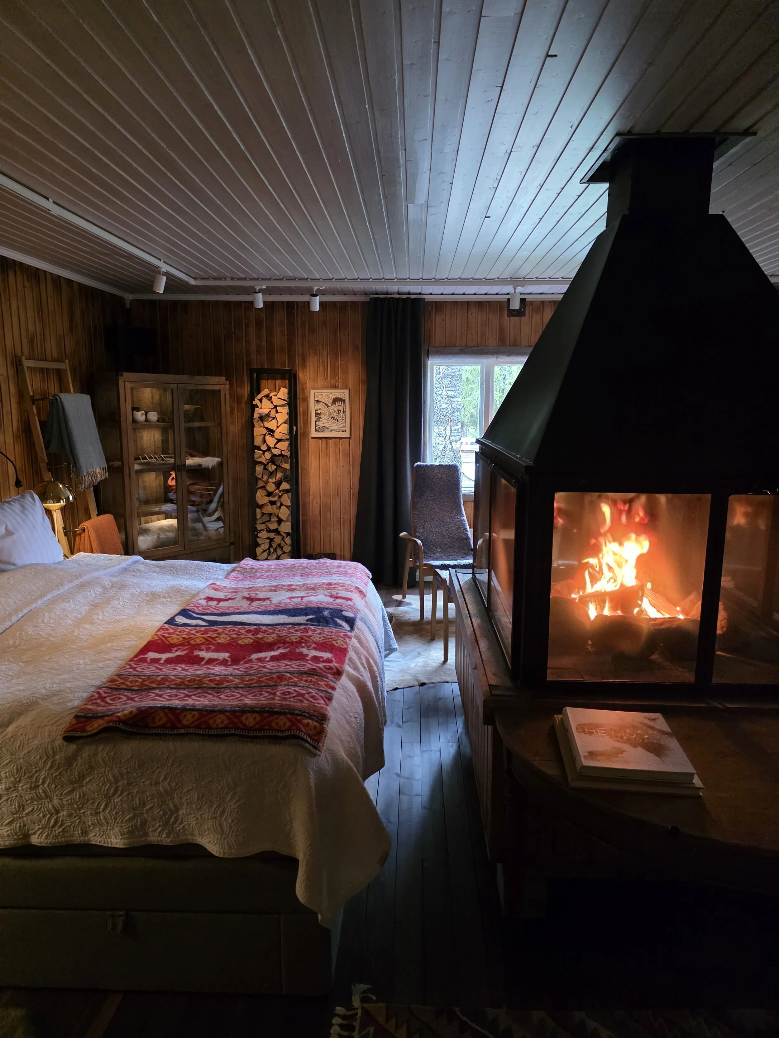 Logger's Lodge Bedroom 1 Interior.jpg