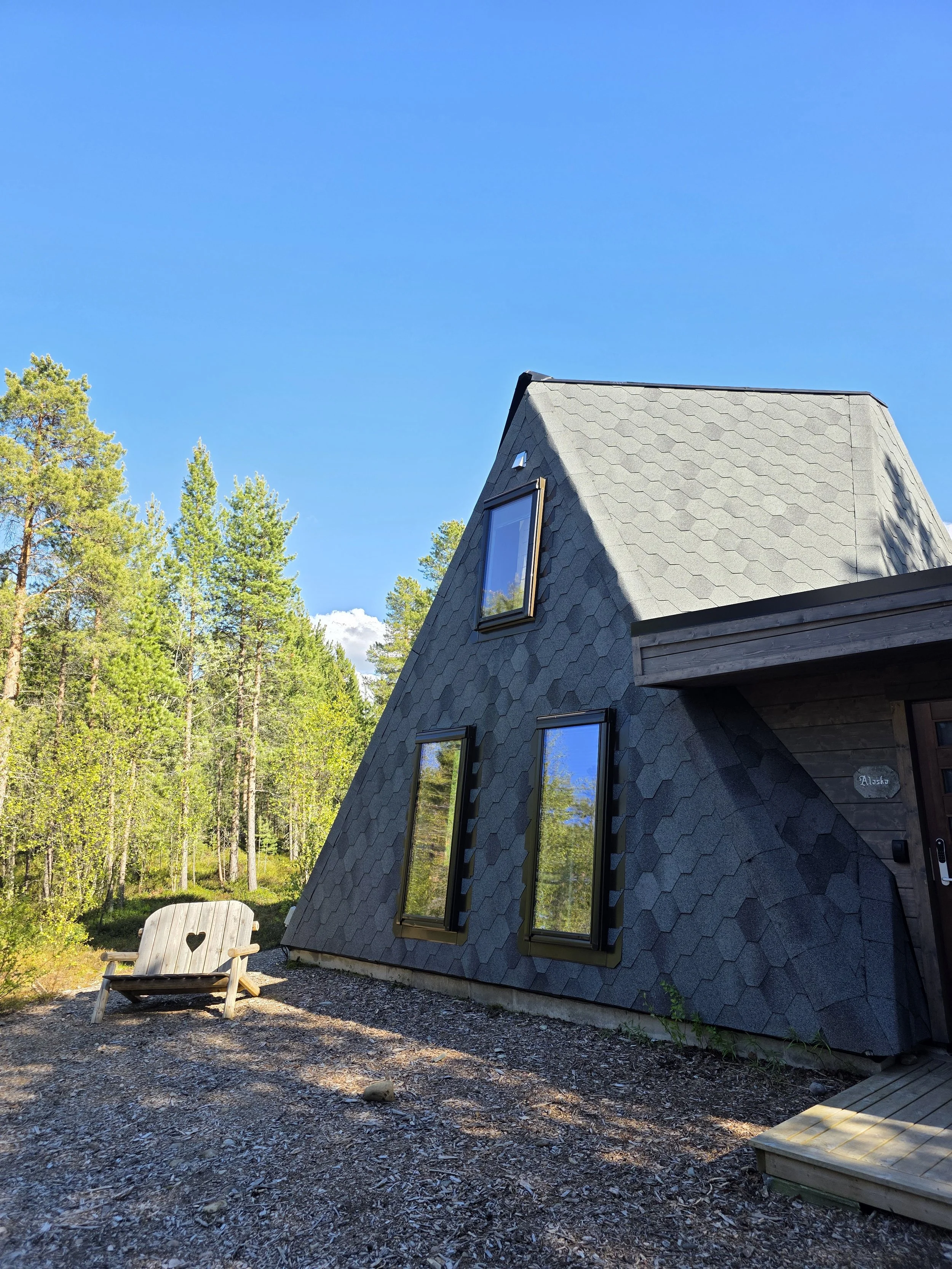 Trasti & Trine Cabin Exterior.jpg