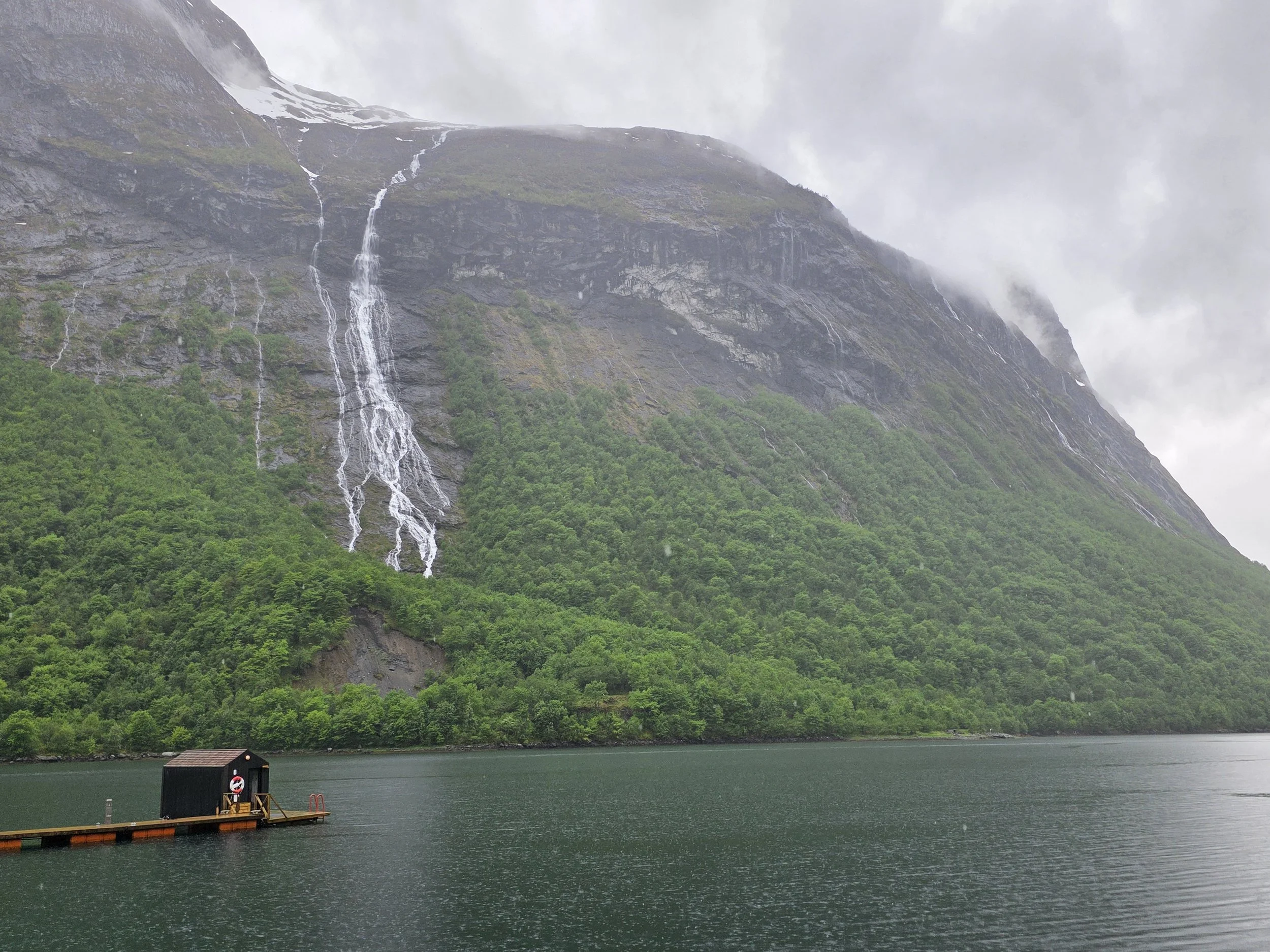 Union Oye Floating Sauna.jpg