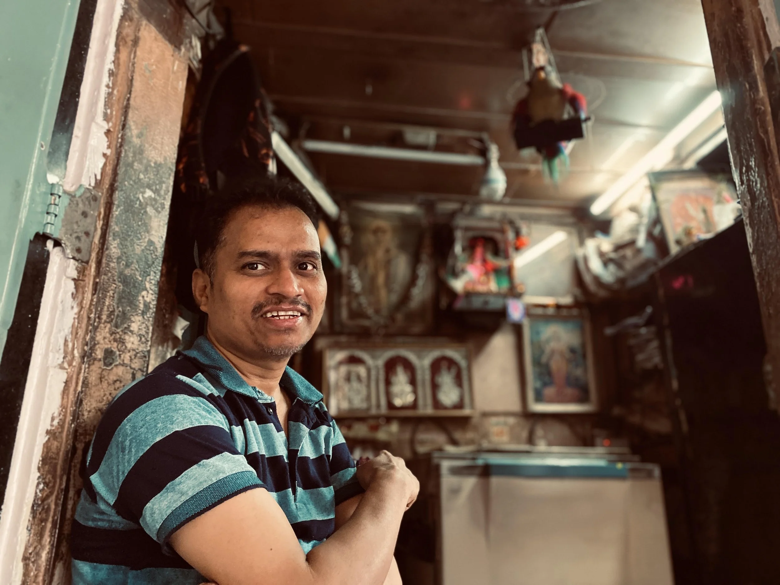 Filming Shantaram in Mumbai.