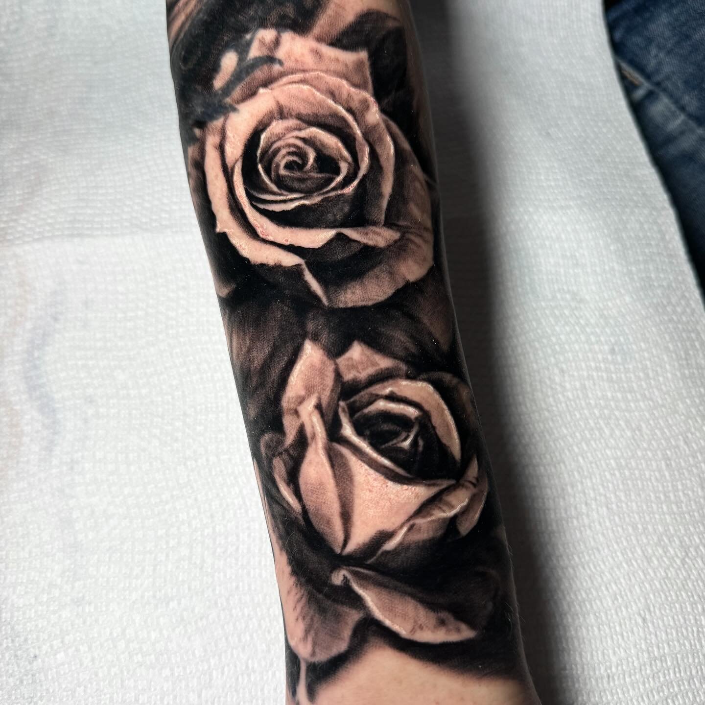 Mmmmm cabbage&hellip;
.
.
.
.
.
#rosetattoo #rosestattoo #realismtattoo #realismtattoos #vancouvertattoo #vancouvertattoos #vancouvertattooartist #vancouvertattooshop #vancouvercreatives #blackandgreytattoo