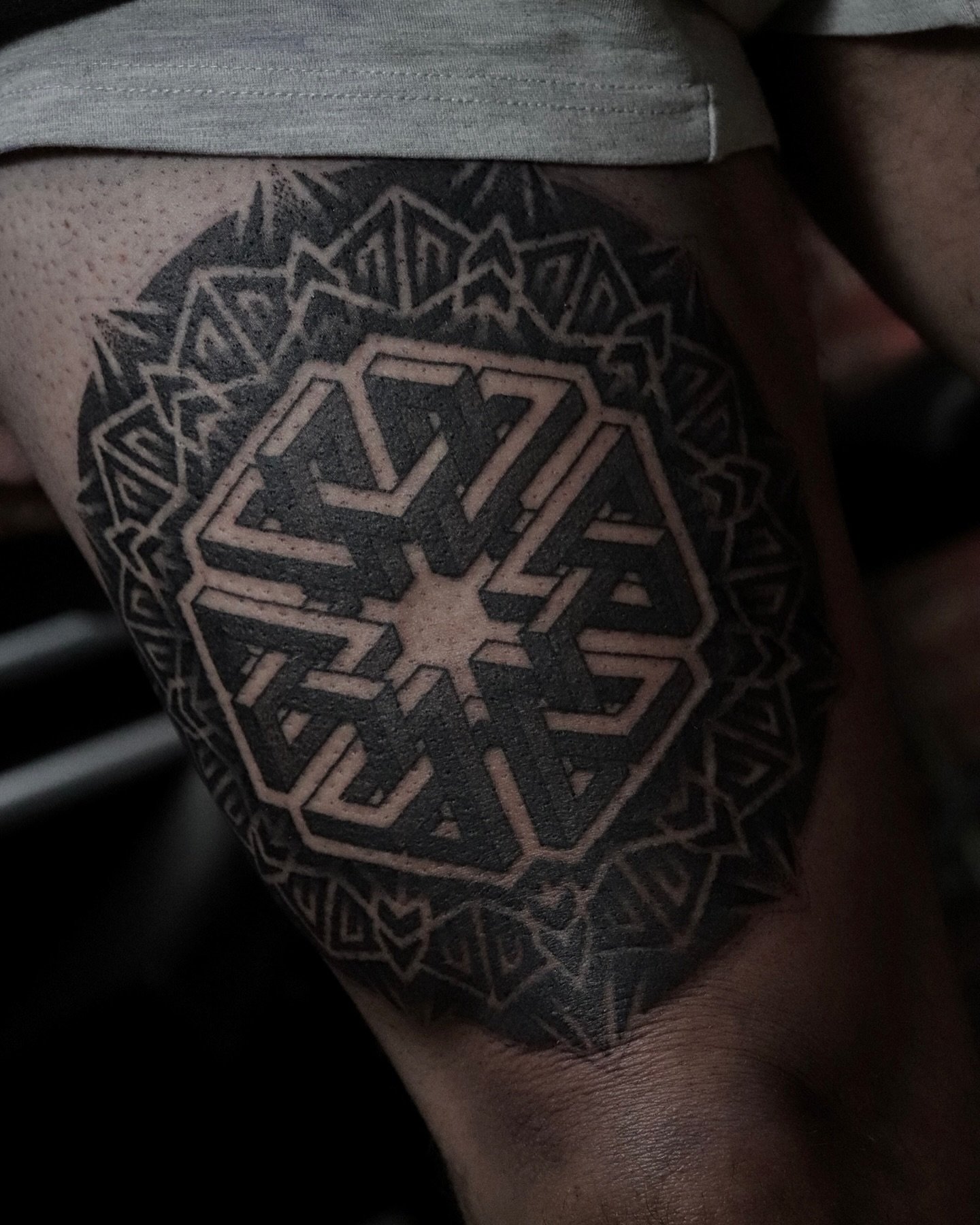 Isometric thigh piece for Jason! Done at @lovemoretattoo 
-
#thightattoo #geometrictattoo #isometric #art #tattooideas #tattooinspiration #vancouver #dotwortattoo