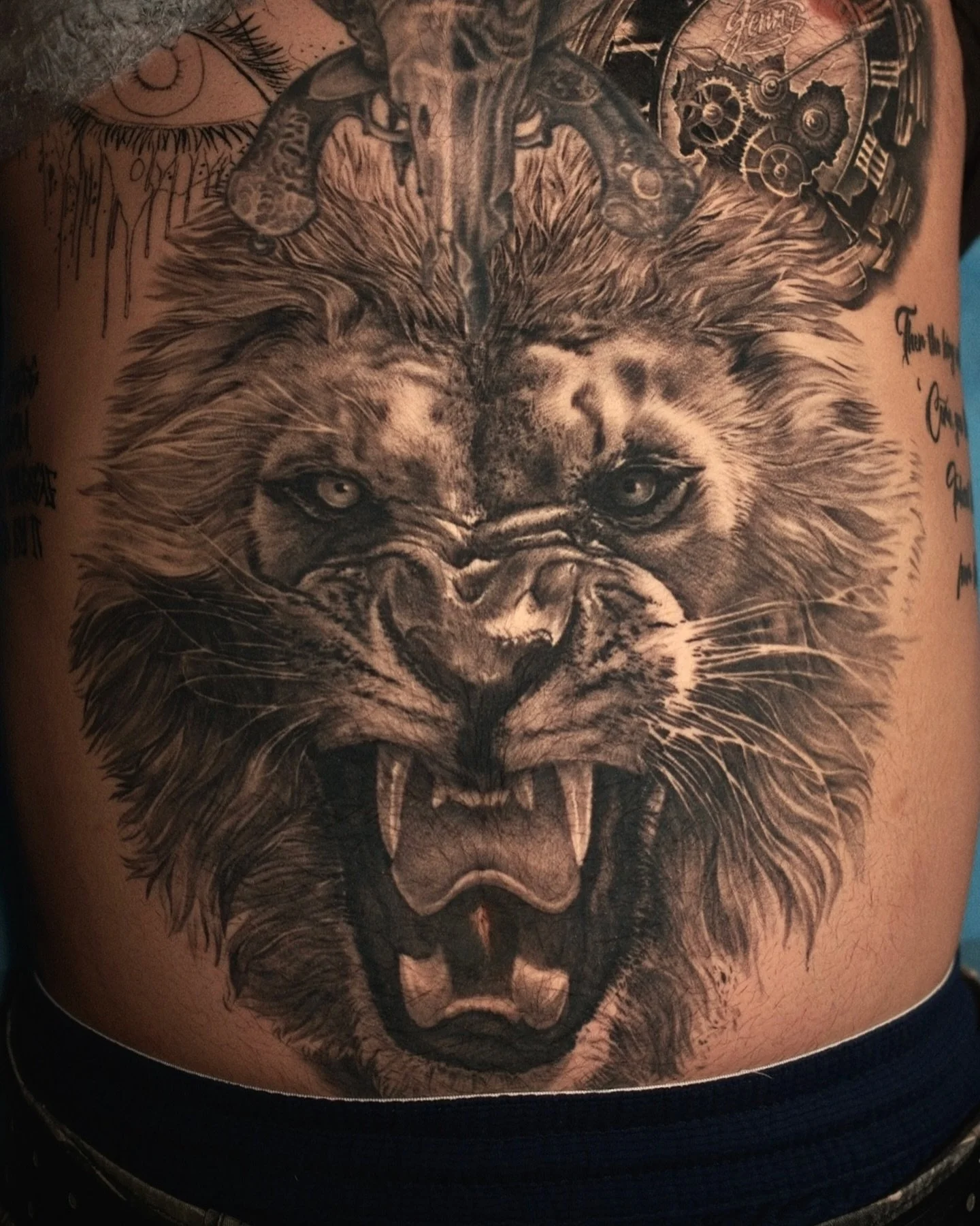 Full healed, some hairy King.
.
Book an appointment by dm.
.
#healedtattoo #liontattoo #healed #tattoolion #yvrtattooartist #yvrtattoo