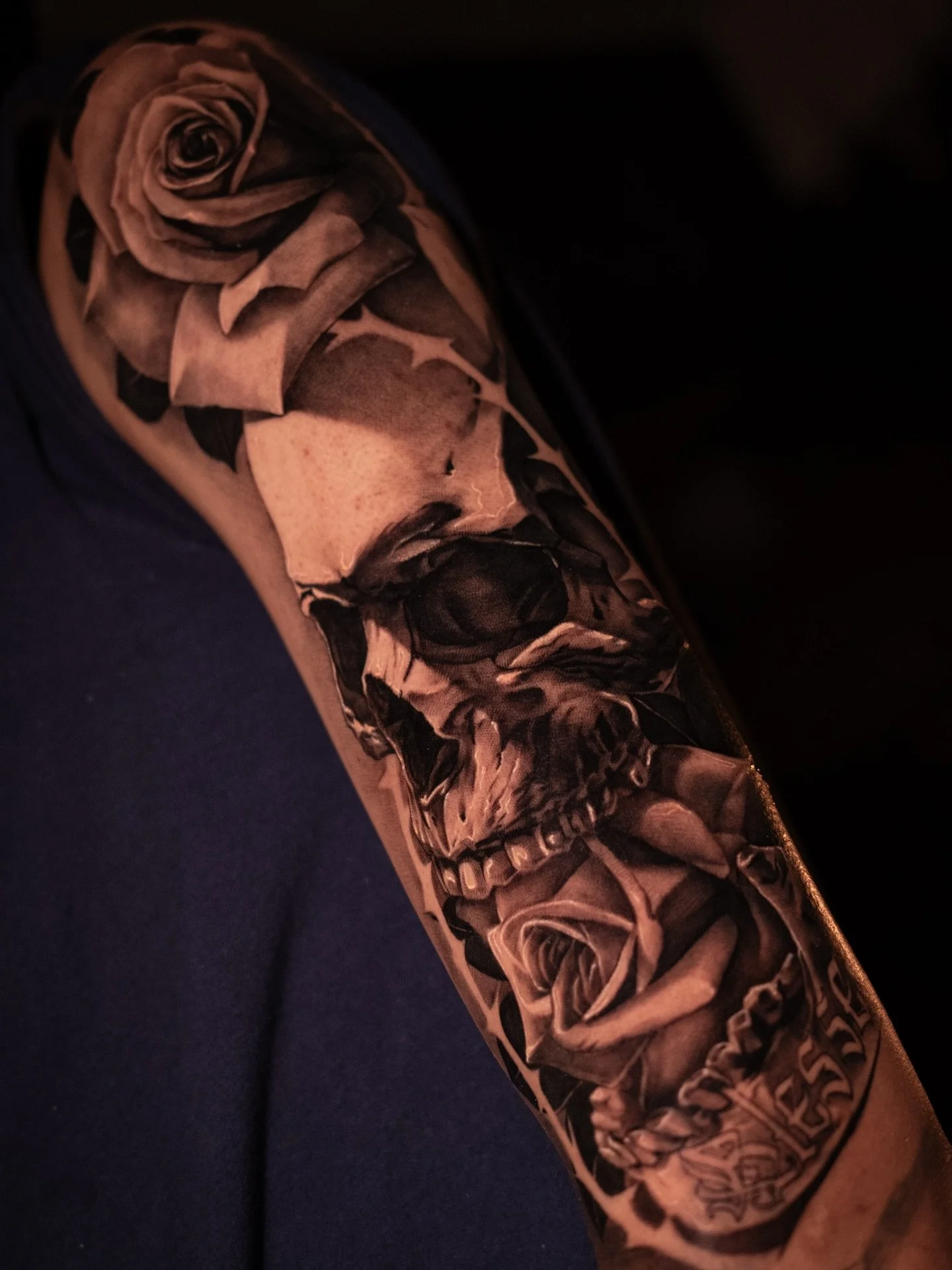 One go! Hard process- great result!
Book an appointment by dm!
.
#skulltattoo #vancouvertattoo #blessedtattoo #skullandroses #yvrtattoo