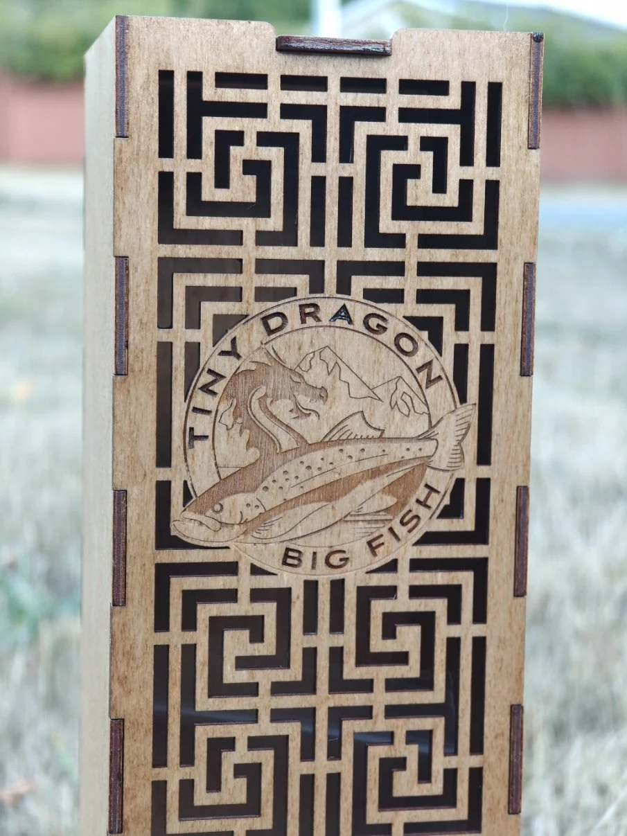 Personalized wooden wine box with custom engraving and cutting