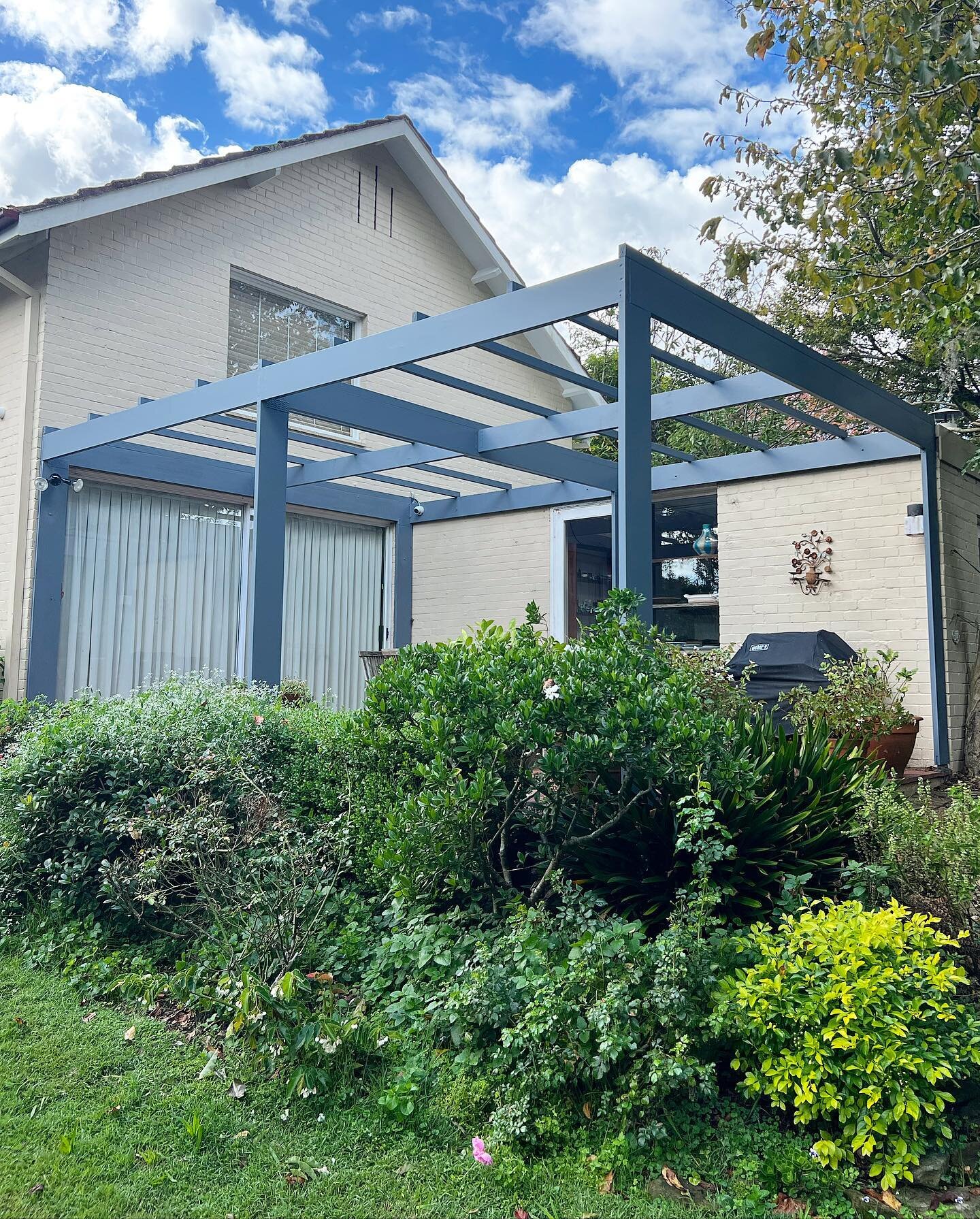 One of our recently completed projects in Turramurra, Sydney. &thinsp;
&thinsp;
Our clients existing pergola had severe termite damage, so we demolished and replaced with a new pergola. All demolition, framing and painting completed by @luxcarpentryc