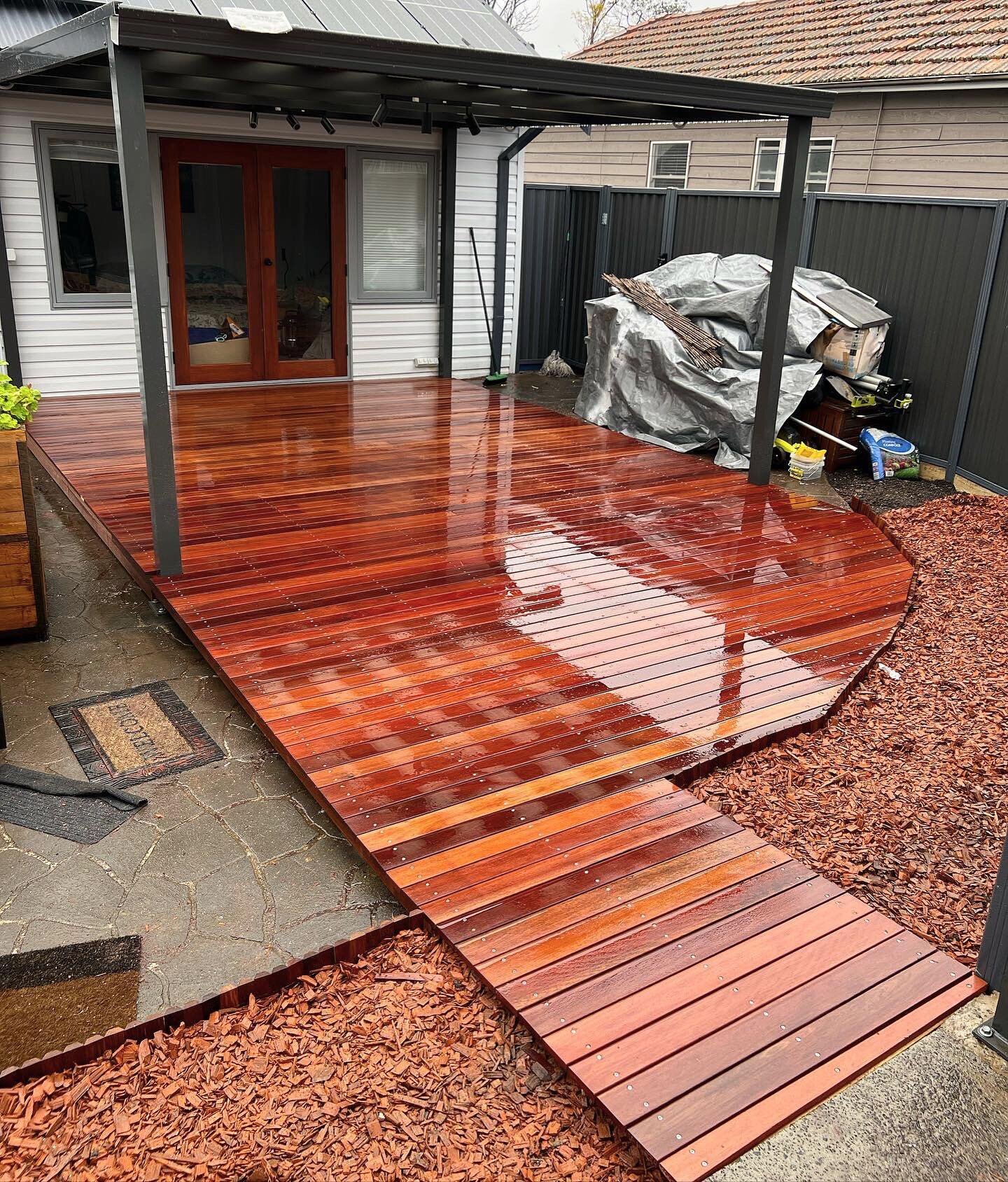 Our recently completed project for @creed_construction 

We were asked to construct and lay a new backyard deck for this client which turned out a treat! 

Swipe through to see the before and after photos of this deck ➡️➡️