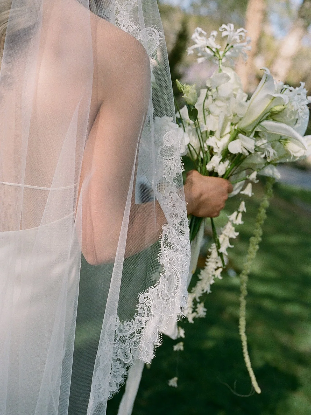 tuscan-inspired-wedding-editorial-boise-idaho-italy-kayla-lucio-photo-cedar-box-blooms-sage-weddings-events-botanical-gardens-lily-floral-heavy-intimate-dinner-party-148.jpg