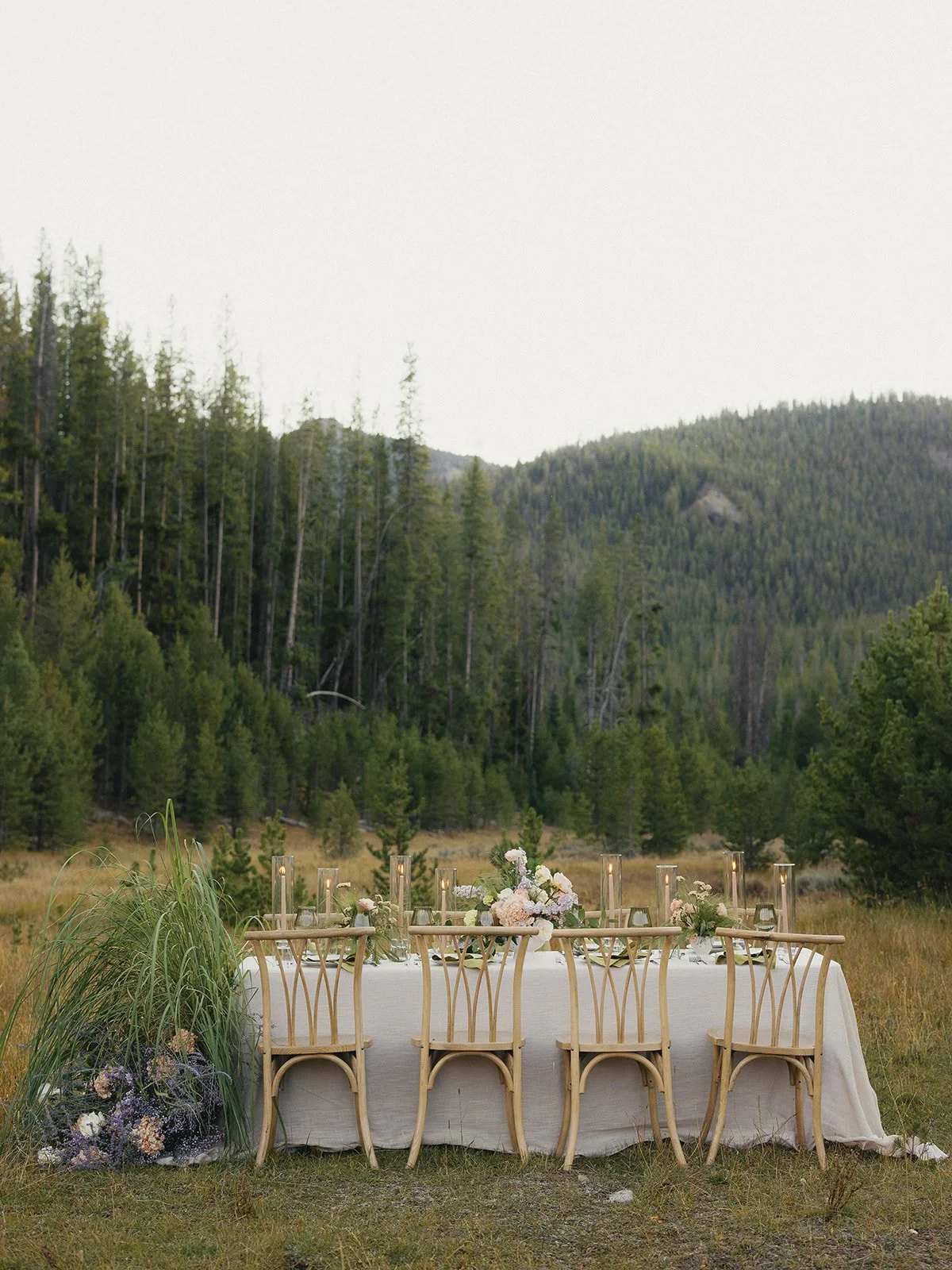 galena-lodge-bailly-spencer-elopement-intimate-wedding-celebration-sun-valley-idaho-kayla-lucio-photo-worldwide-photographer-colorful-blooms-floral-arch-211.jpg