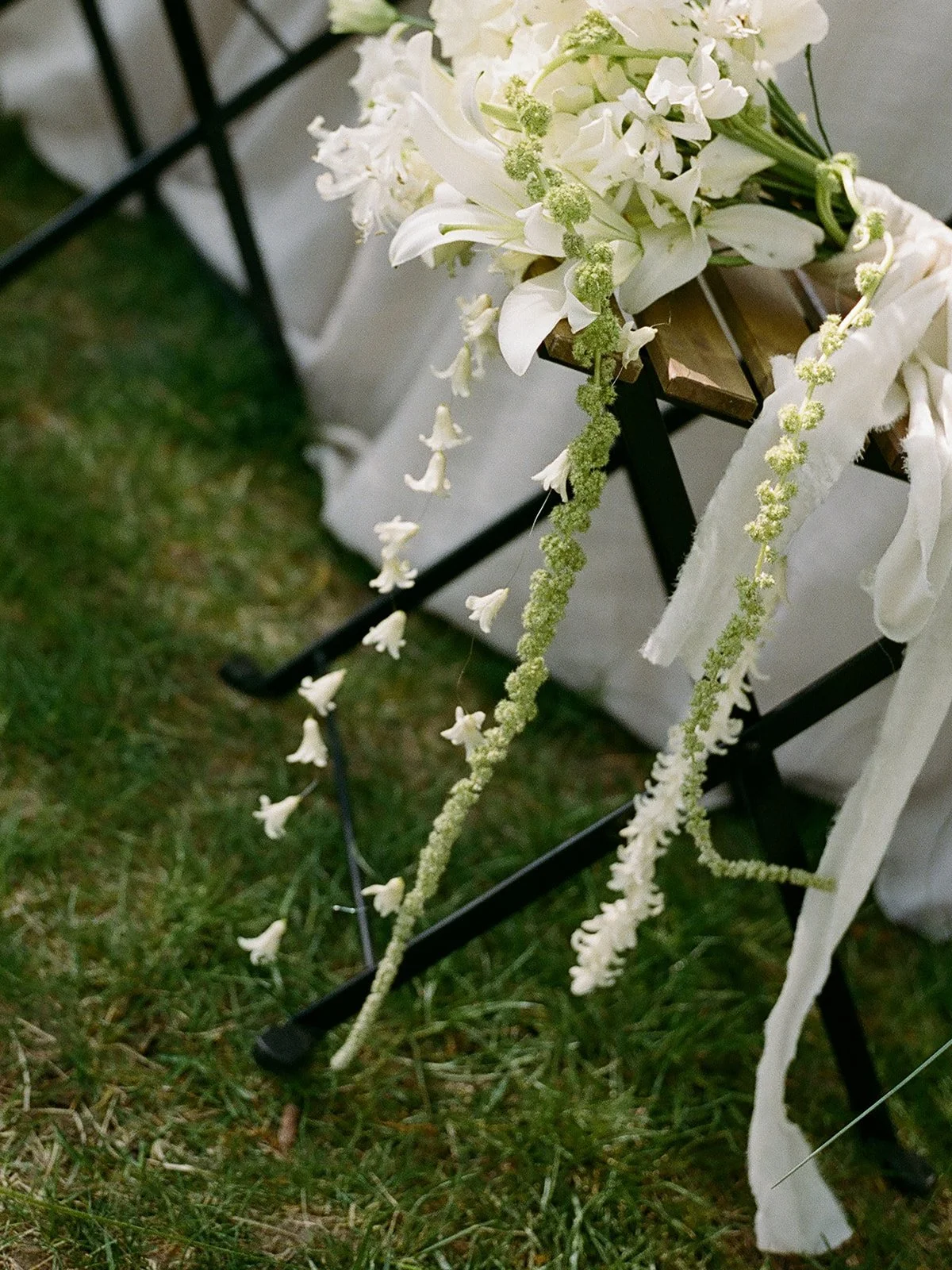 tuscan-inspired-wedding-editorial-boise-idaho-italy-kayla-lucio-photo-cedar-box-blooms-sage-weddings-events-botanical-gardens-lily-floral-heavy-intimate-dinner-party-106.jpg