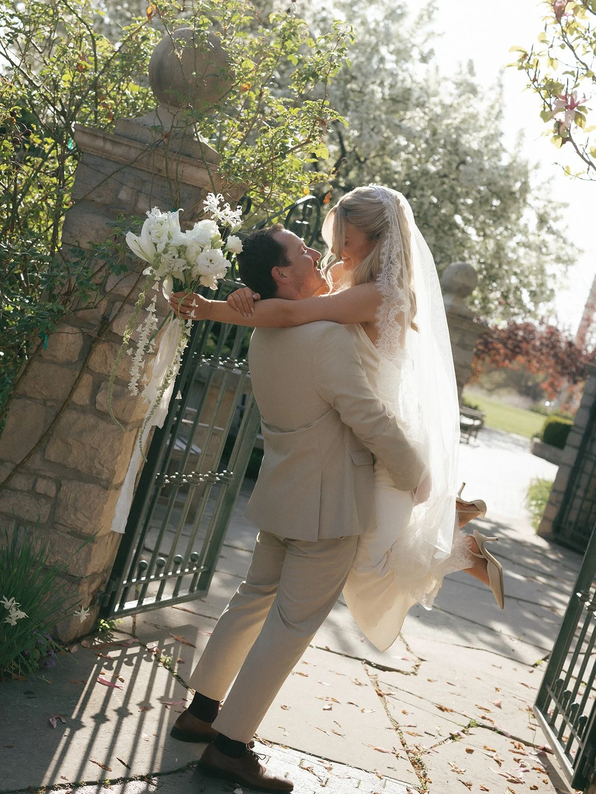 tuscan-inspired-wedding-editorial-boise-idaho-italy-kayla-lucio-photo-cedar-box-blooms-sage-weddings-events-botanical-gardens-lily-floral-heavy-intimate-dinner-party-153.jpg