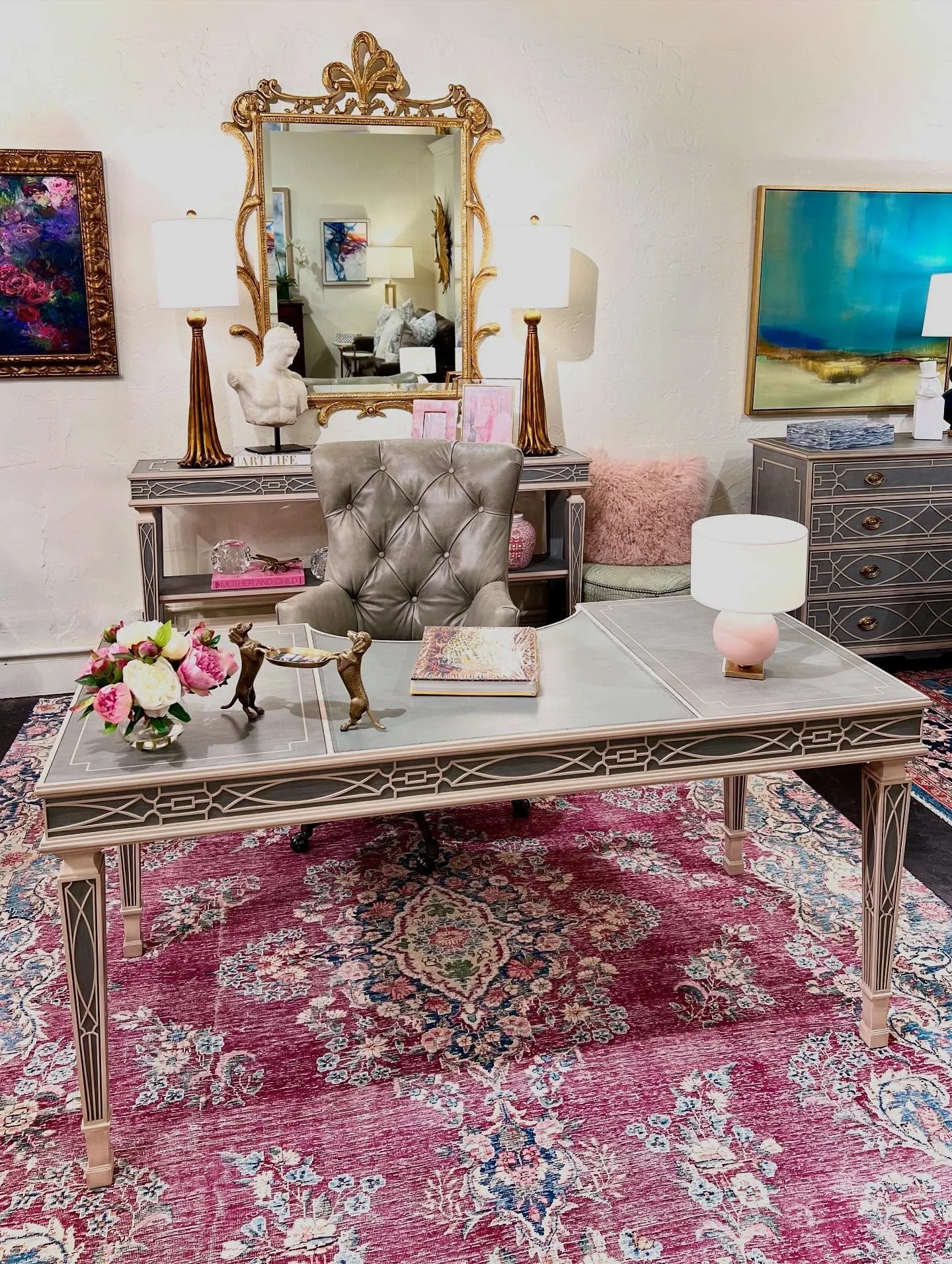 Day dreaming of a new office? 💭 

#officegoals #homeoffice #inspiration #homeofficedecor #homeofficegoals #interiordesigninspo #officeinteriors #officeinspiration #officedecor #finefurniture #interiordesign #designservices #asid #ncidq #shoplocal #s