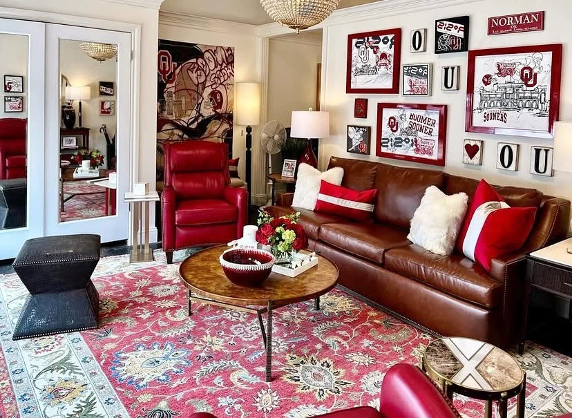 OU GAME DAY!!!❤️🤍🏈☝️Come and shop with us before the game! We will be open 10:00 - 12:30pm!
 
#theresonlyoneoklahoma 
#theresonlyonemisterrobert
#boomersooner #gameday #OUDNA #packthepalace #OU #soonernation #OUFootball #Sooners #goldstandard #24K 