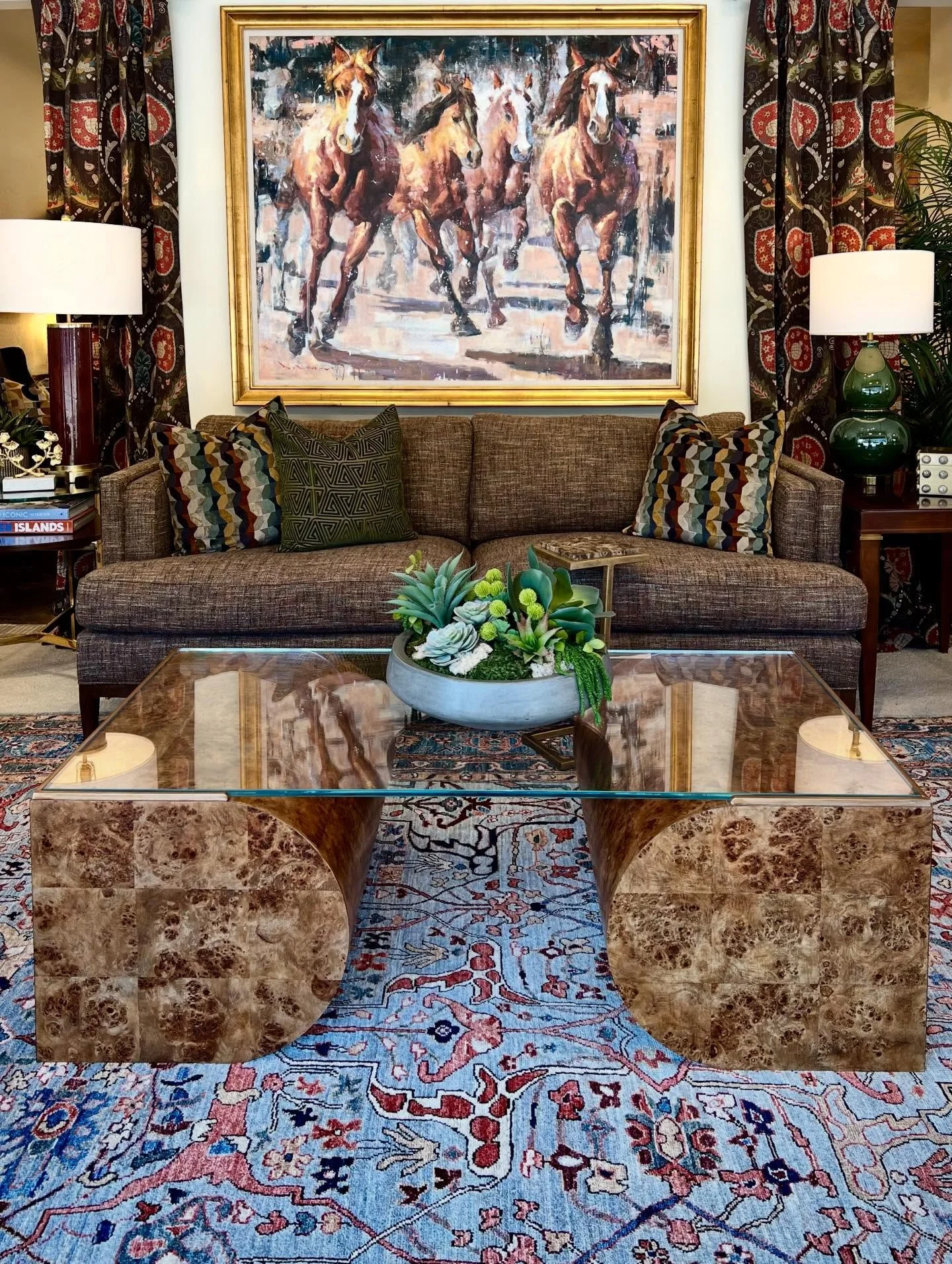 ✨The Gift of Style✨Having trouble deciding on just the right thing? A gift certificate to Mister Robert is the perfect option! They are available in any amount and allow your friend or loved one to choose the perfect thing in exactly their style!

#g