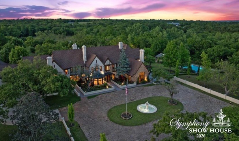 We are so excited to be a part of the 53rd Symphony Show House! Wilshire Gardens is a stunning home and we can&rsquo;t wait to share even more soon!

📍 2203 E Wilshire Boulevard
This meticulously preserved 1920s Tudor estate spans 11,169 square feet