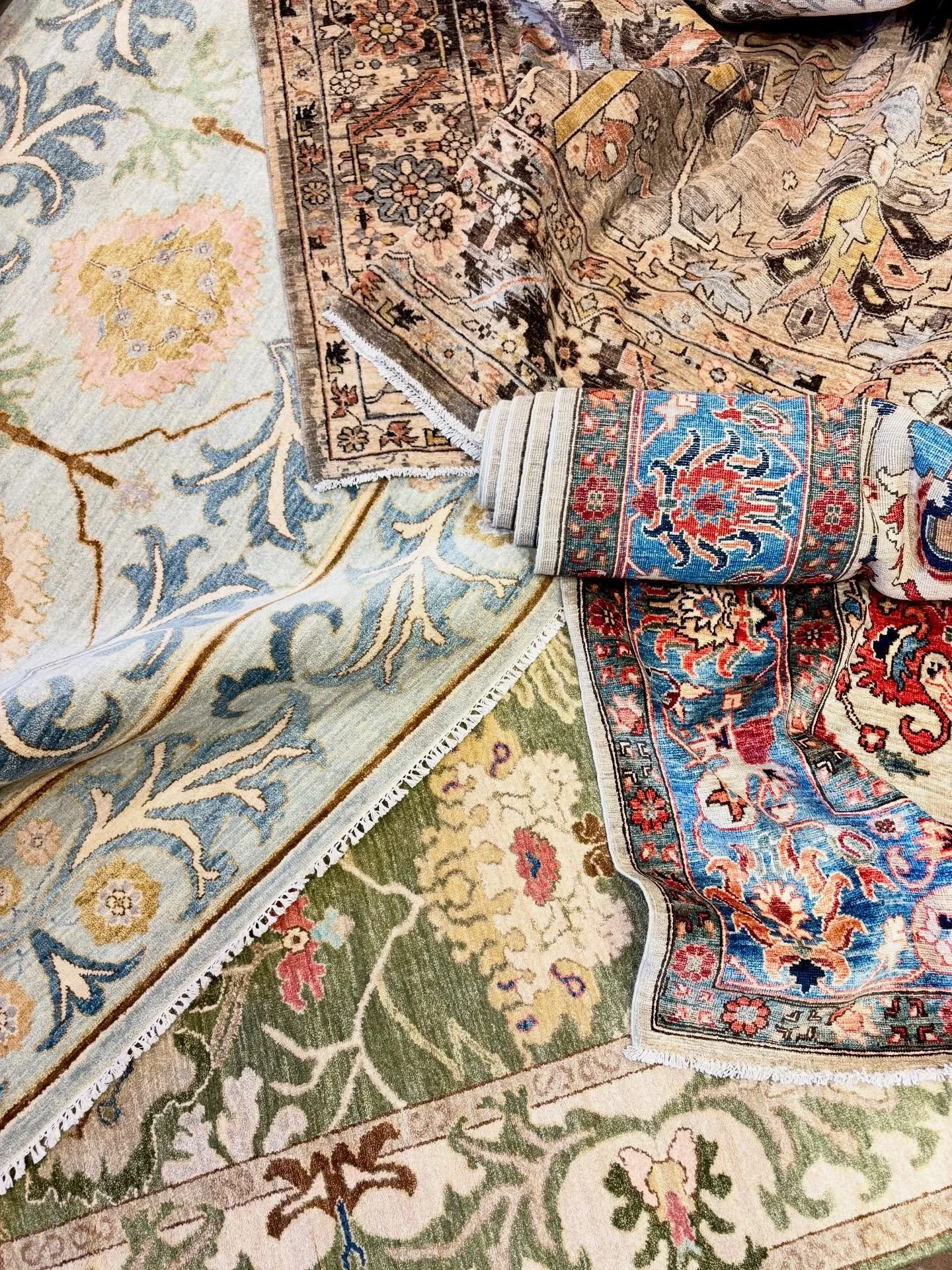 New rugs have hit the floor!🤩

#designerrugs #oneofakind #handknotted