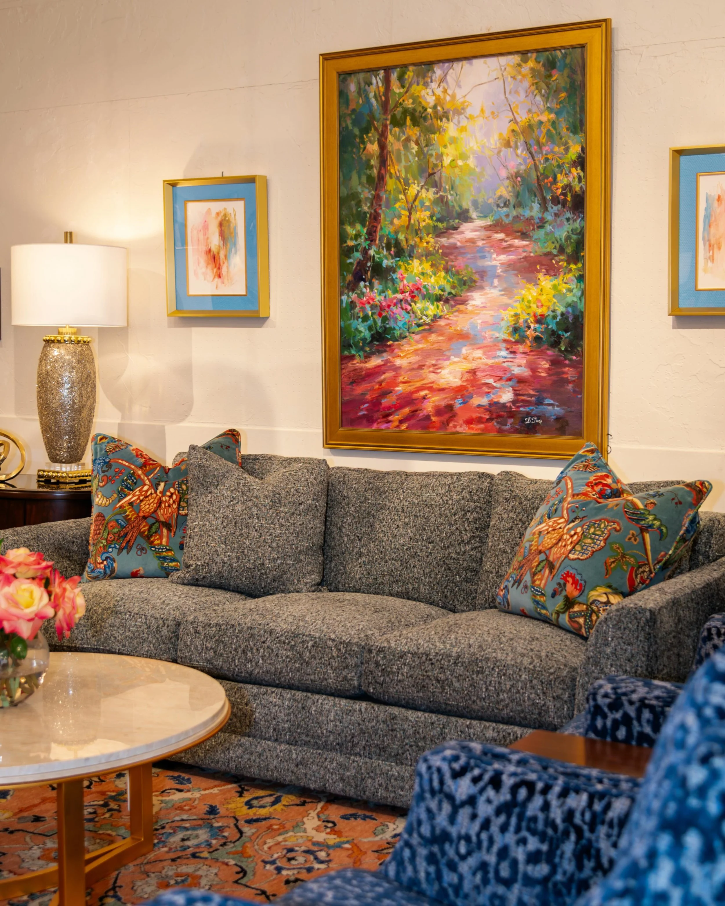 Sometimes all it takes is a strategic splash of warmth to kick up a room!

#splashofcolor #interiordesign #finefurniture