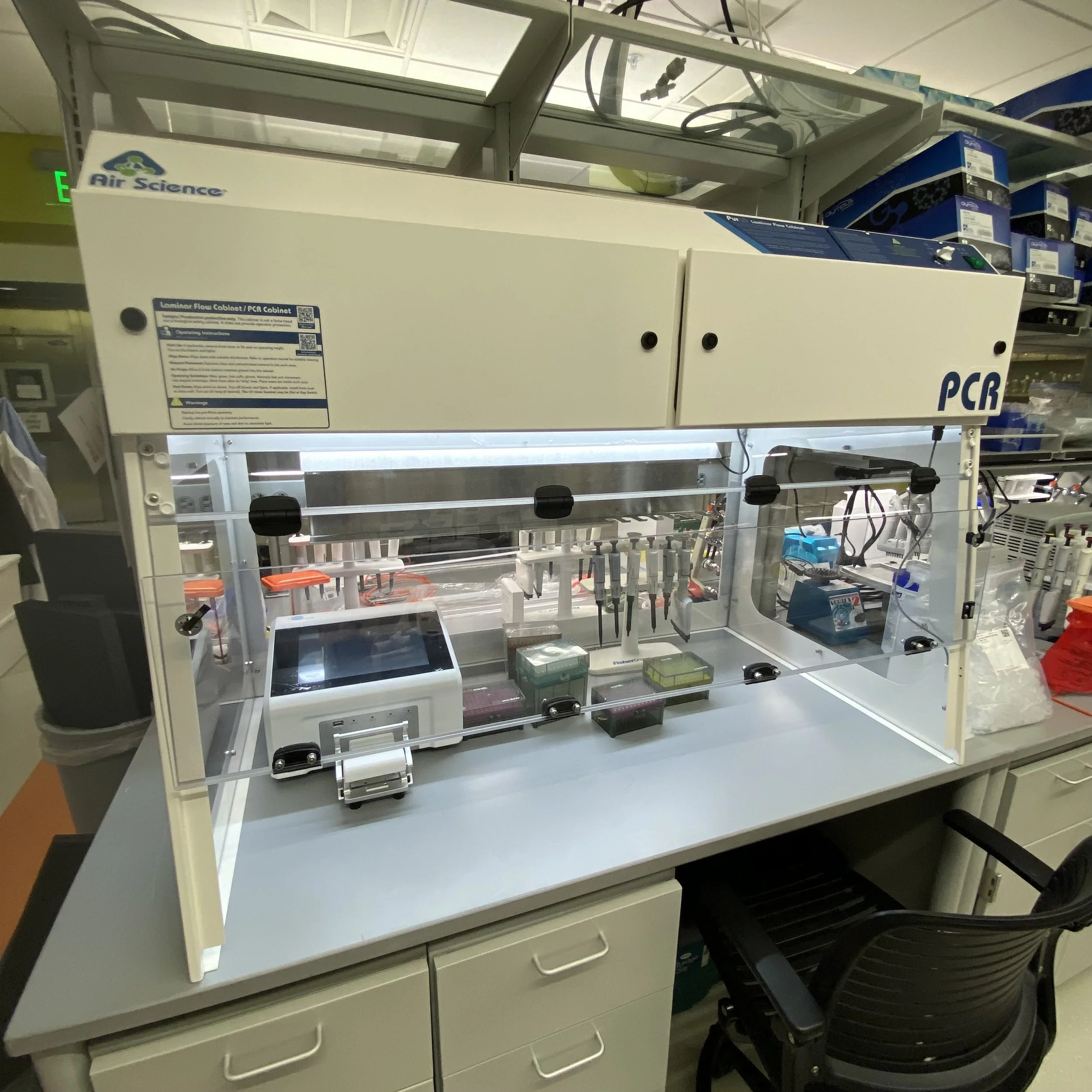 PCR UV/HEPA-filtered Laminar flow cabinet for LNP formulation