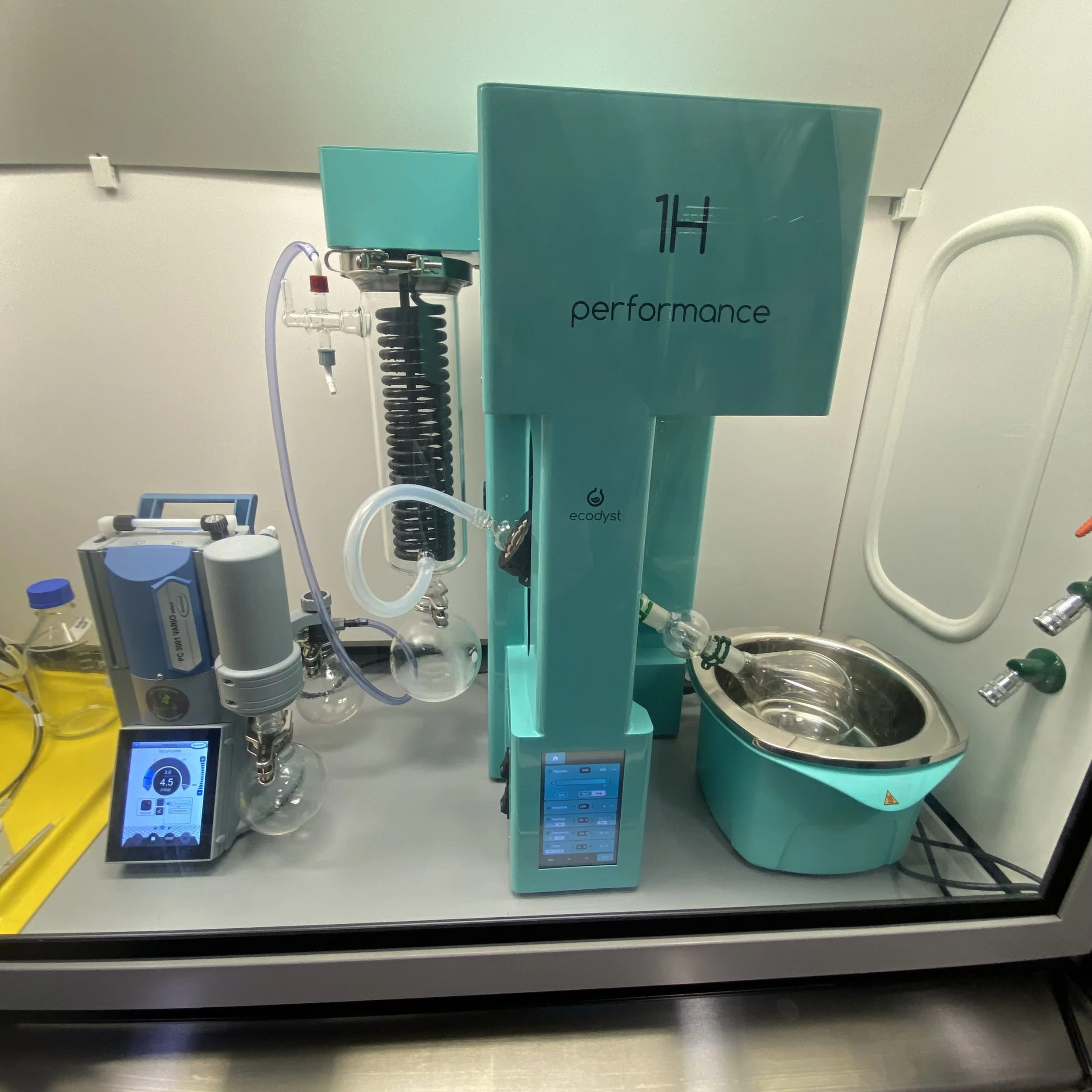 Ecodyst Hydrogen Performance Rotary Evaporator + PC 3001 VARIO® Select chemistry pumping unit