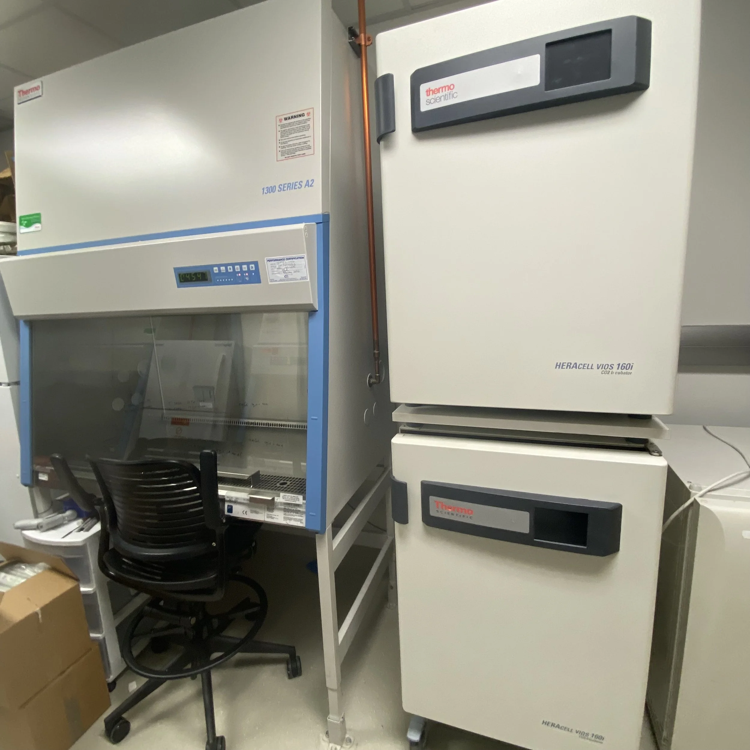 Dual Stacked Thermo Scientific Heracell VIOS 160i CO2 Incubator
