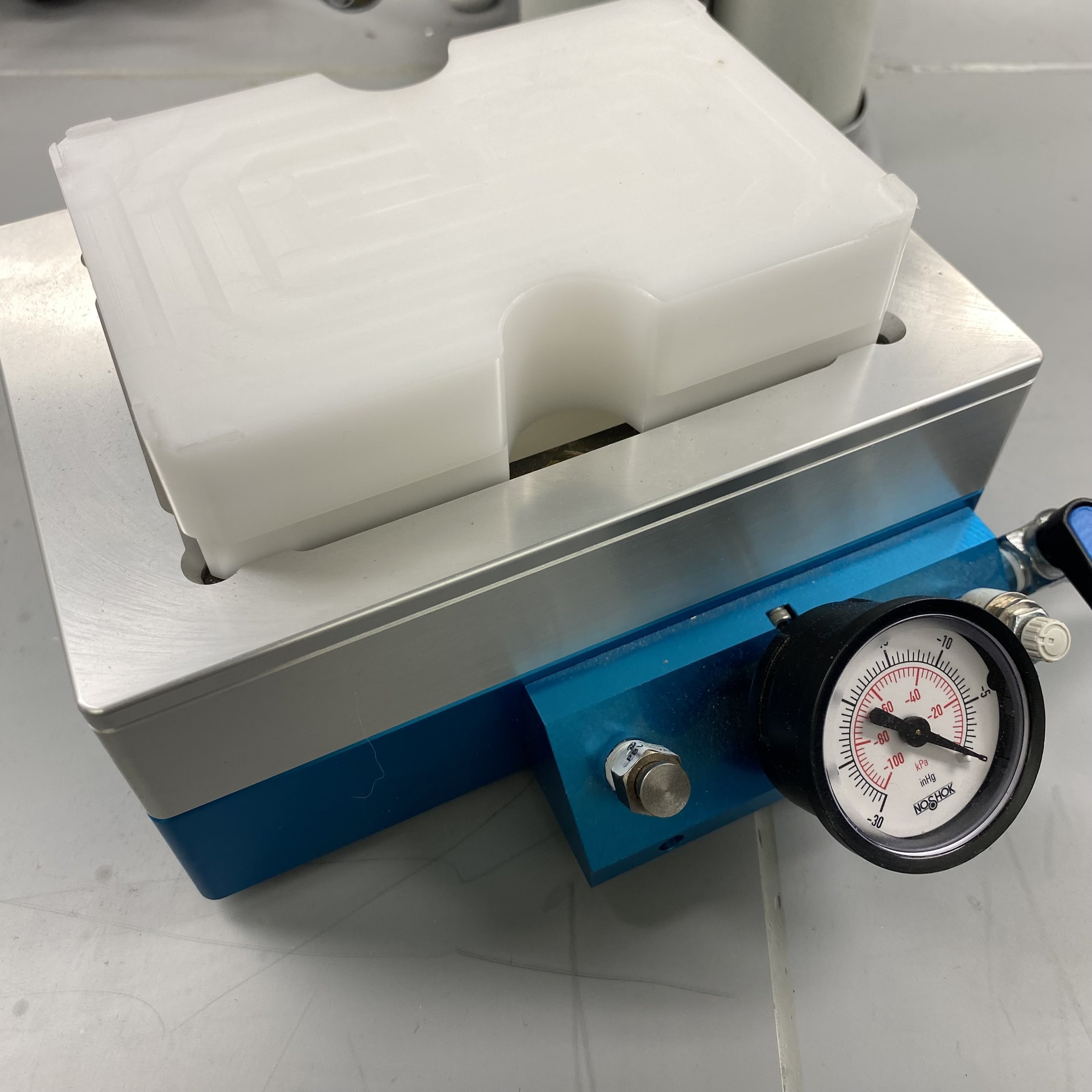 Vacuum Manifold for SPE Sample Filtration