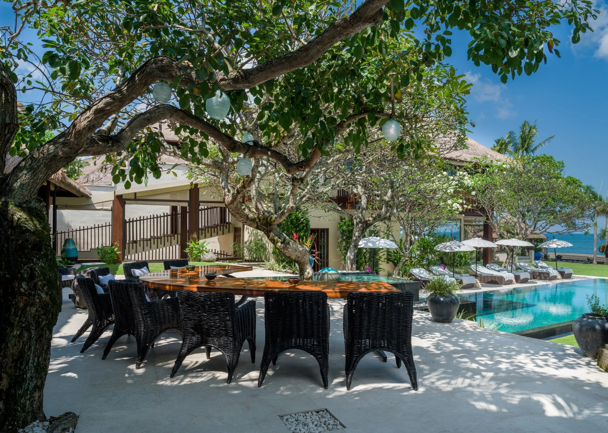 VillaAmbra_08_Outdoor Dining Area.jpg