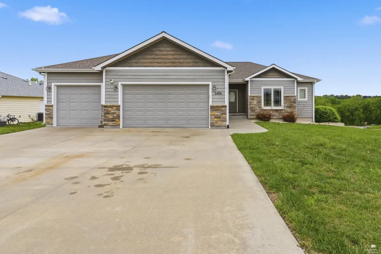 House for Sale Manhattan Kansas