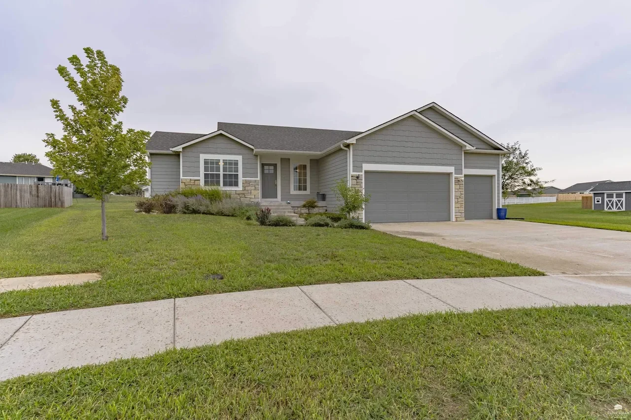 House for Sale Manhattan Kansas