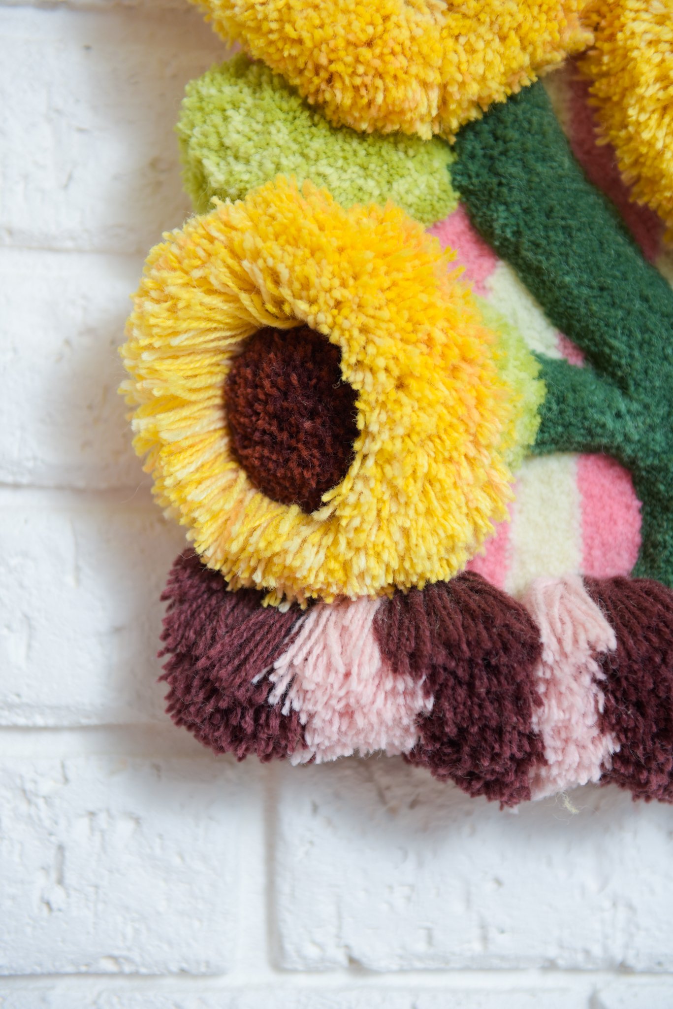 LoopLAB_OlgaZwart_SunflowerFloat_Wool_on_wood_frame_33cm_31cm_$499-6.jpg