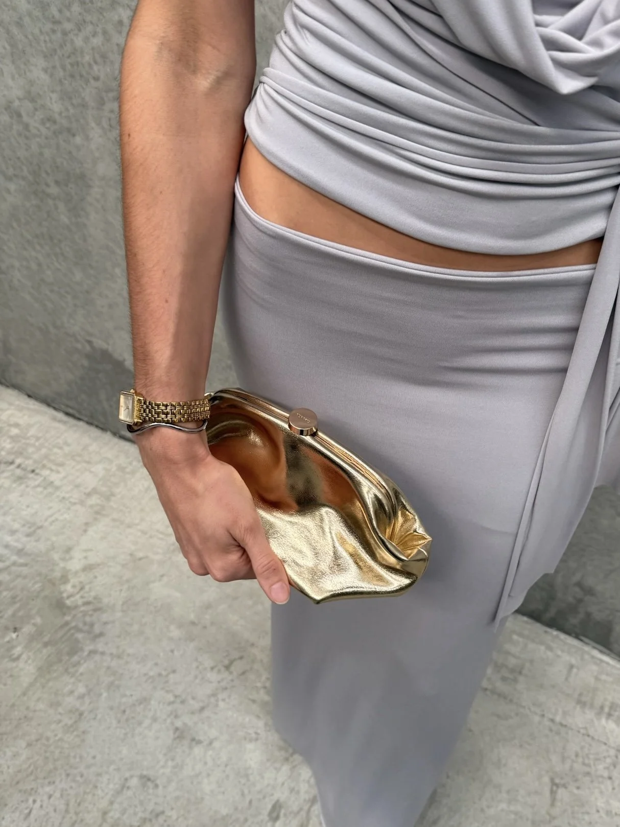 The Iris Clutch