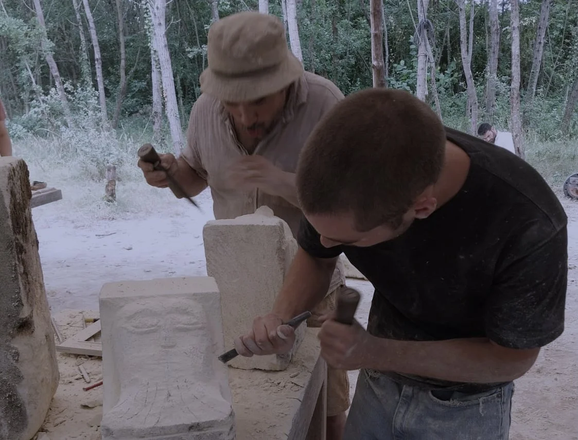 Stages de sculpture sur pierre