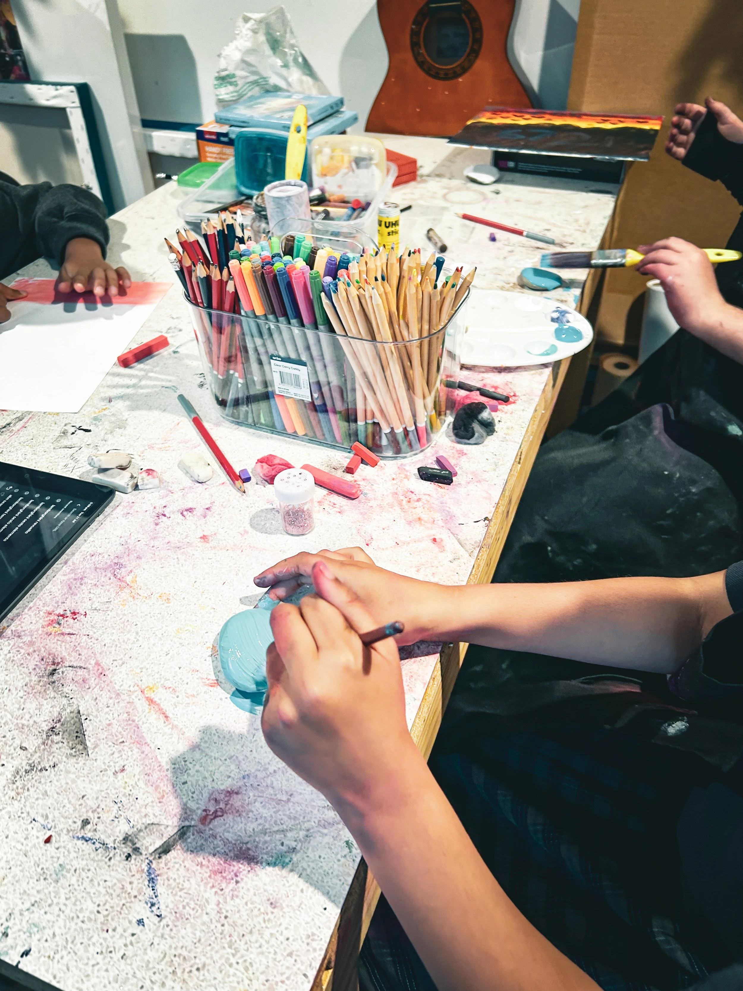 Kid's creating at Art by Chelsea Anne studio in North Wonthaggi in the kids art classes and holiday programs.