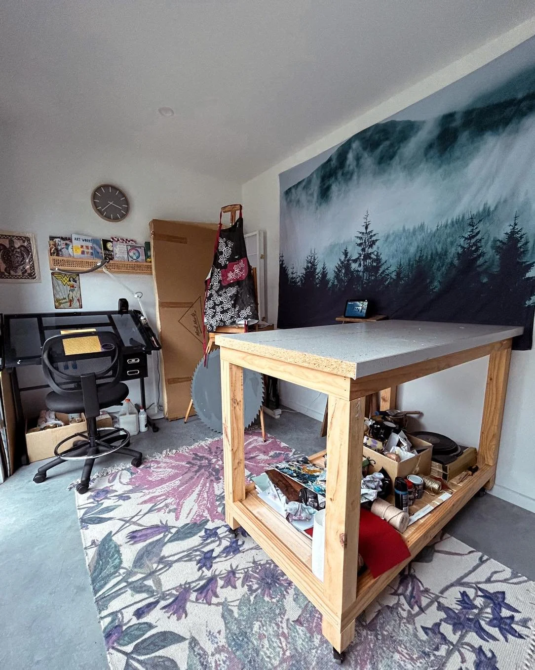 Art Studio with drawing table, table and painting easel