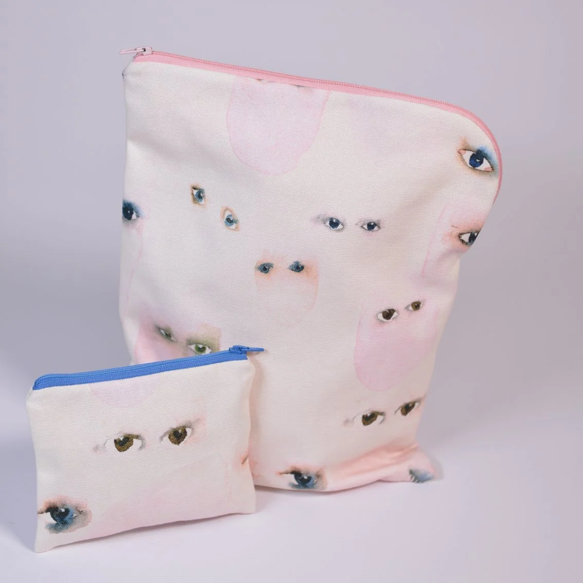 Mini mit Mid- Size Tasche im Vergleich