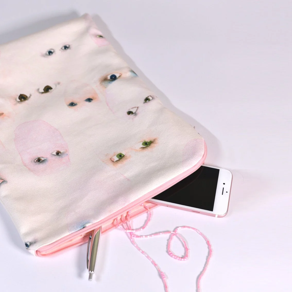 Kleine Tasche mit Augenprint