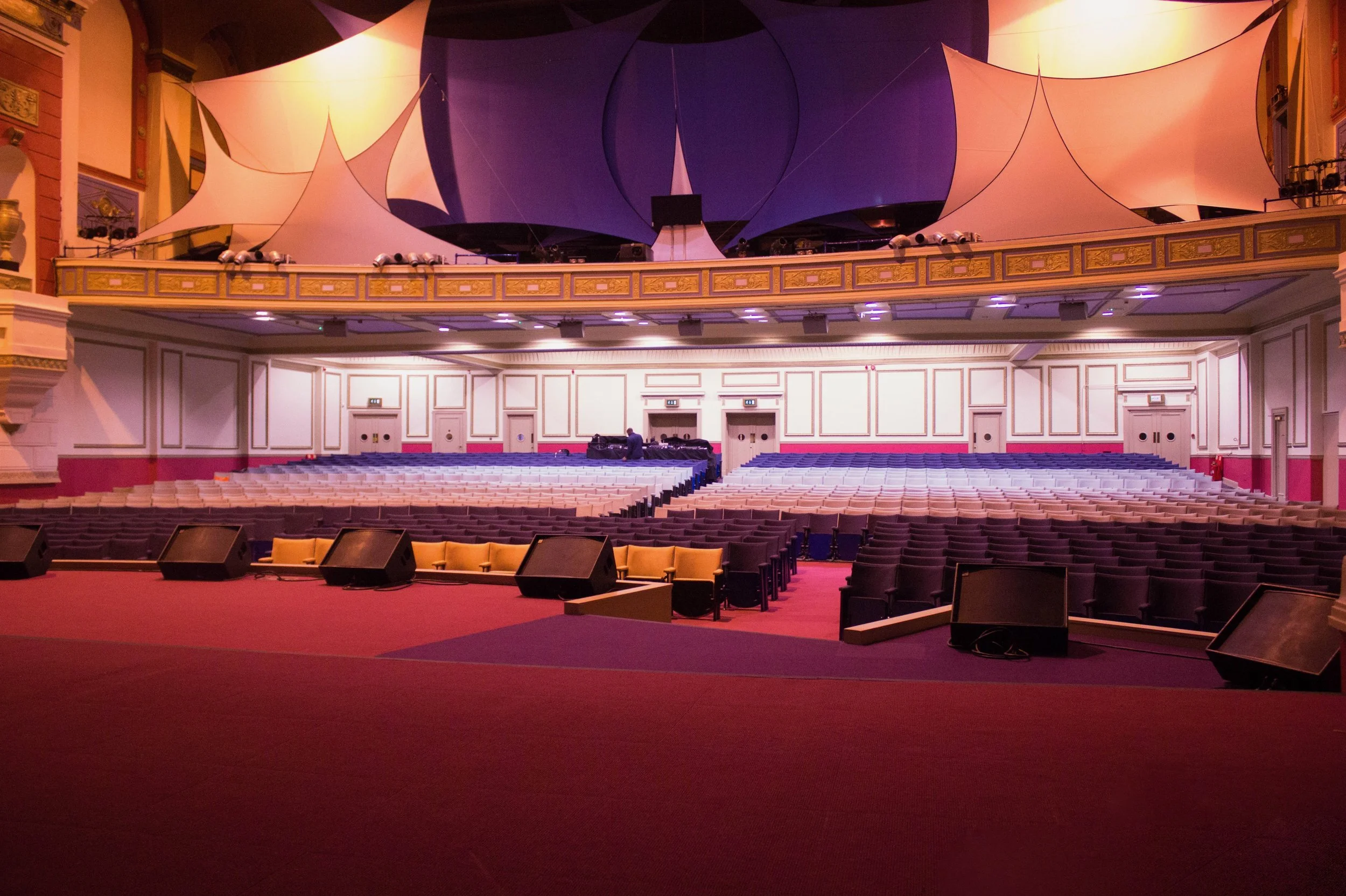 IND_024

 Location -North London     Style - Art Deco  

 Commercial  
 North London 

 https://images.squarespace-cdn.com/content/v1/64620b0575ea8d4e29a55a87/e12be434-0cec-4993-9eb2-b51f5a3e2692/LL00005.jpeg?format=1500w 
 https://images.squarespace