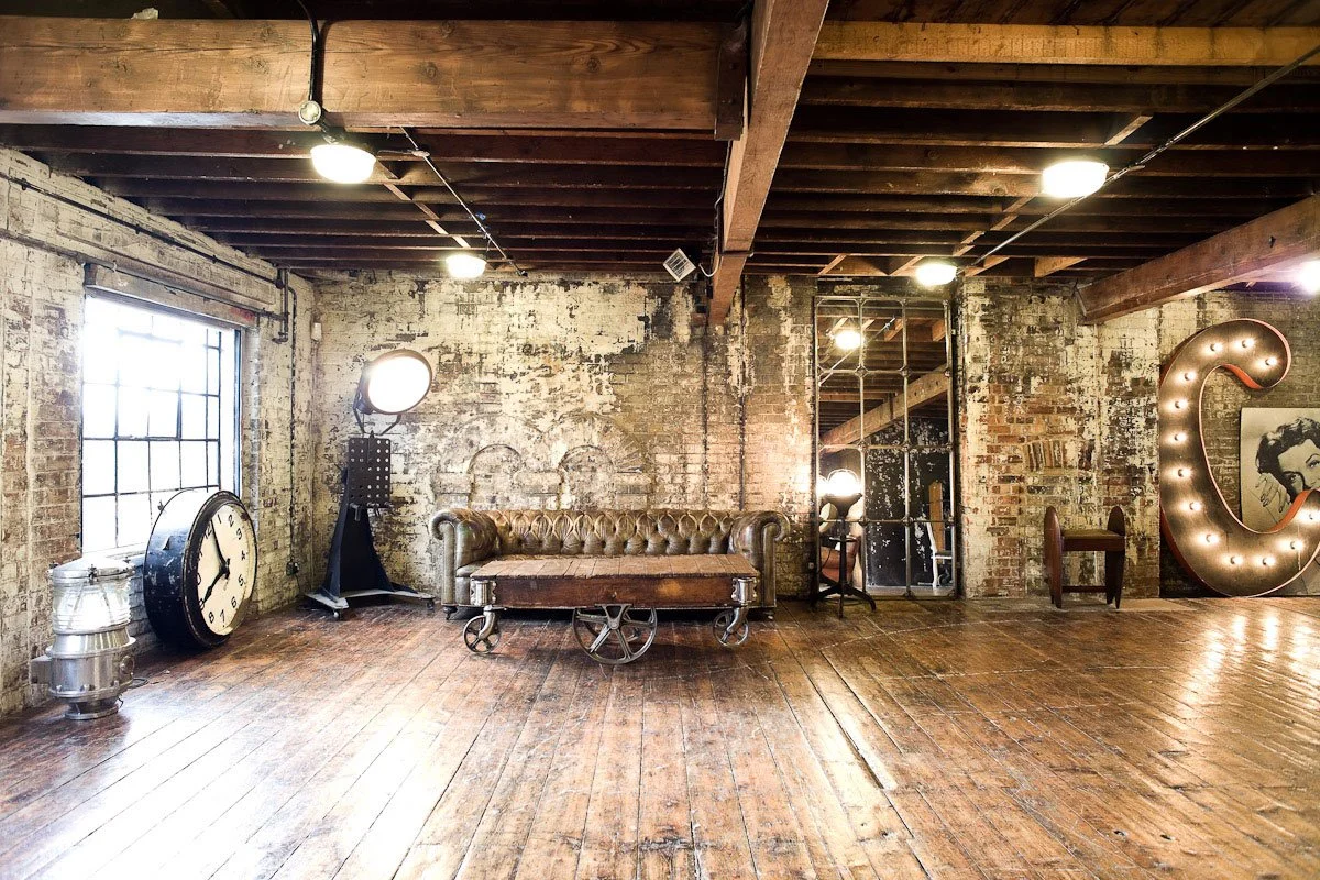 STU_037

 Location -East London     Size - 5,000 sq ft  

 Warehouse  
 East London 

 https://images.squarespace-cdn.com/content/v1/64620b0575ea8d4e29a55a87/def062d5-d0b8-4e46-9cd5-c331145ab034/5.jpeg?format=1500w 
 https://images.squarespace-cdn.co