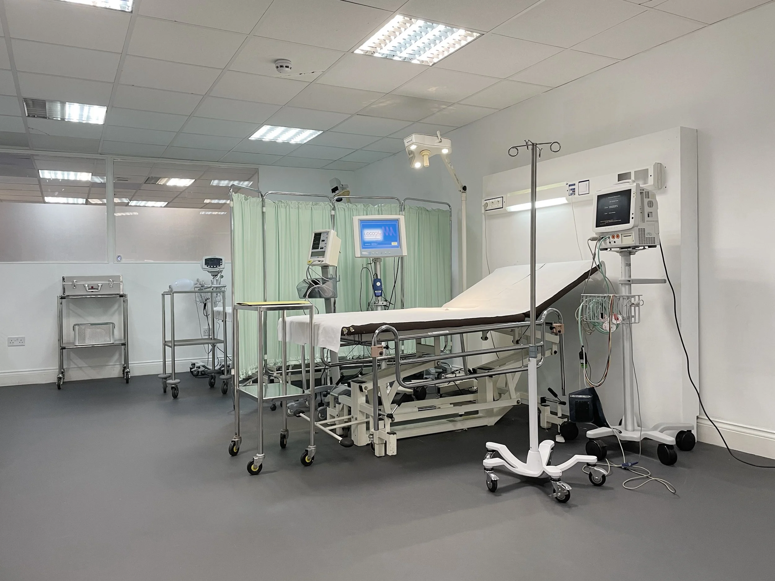 STU_033

 Location - East London     Size - 400  sq ft  


 Medical, Unique 
 East London 

 https://images.squarespace-cdn.com/content/v1/64620b0575ea8d4e29a55a87/d6e84f20-3c8f-459d-9a0f-eb9d20fdb8c2/IMG_1998psYES.jpg?format=1500w 
 https://images.s