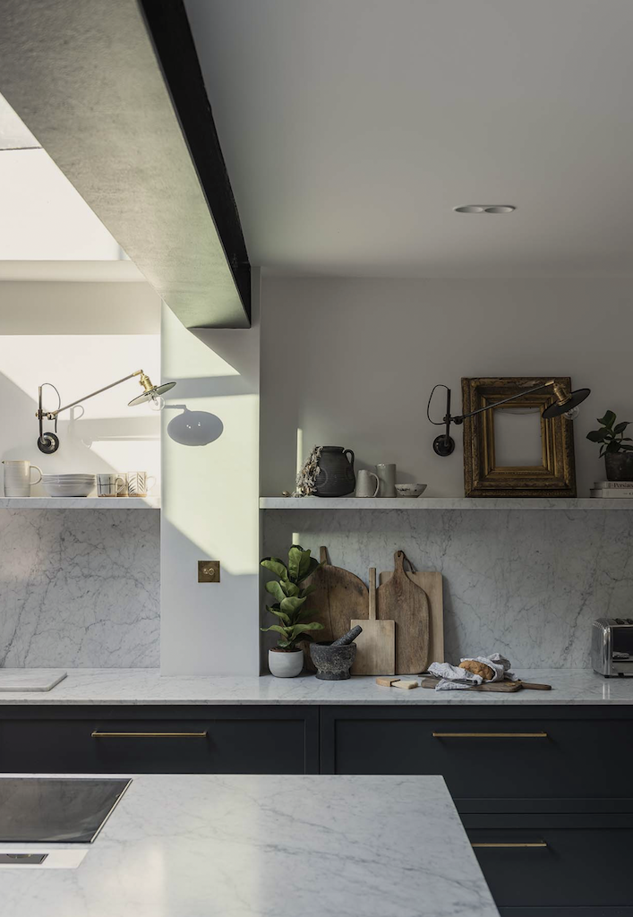 LHO_006

 Location - East London     Style - Victorian  


 London House 
 East London 

 https://images.squarespace-cdn.com/content/v1/64620b0575ea8d4e29a55a87/f1fdaa23-fb0a-4208-ba5a-20eb17eafd99/12.png?format=1500w 
 https://images.squarespace-cdn