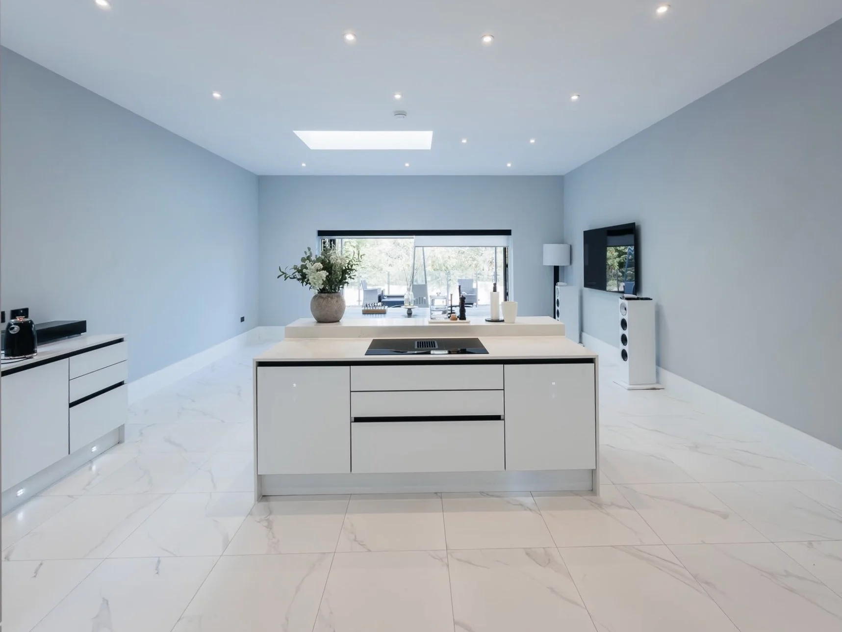 LHO_022

 Location -North London     Style - Modern luxury 

 London House 
 North London 


 https://images.squarespace-cdn.com/content/v1/64620b0575ea8d4e29a55a87/74a3687f-5682-422e-a0b4-e1b30f9bdd10/imgg-nyp-5m7v17y3.png?format=2500w 
 https://ima