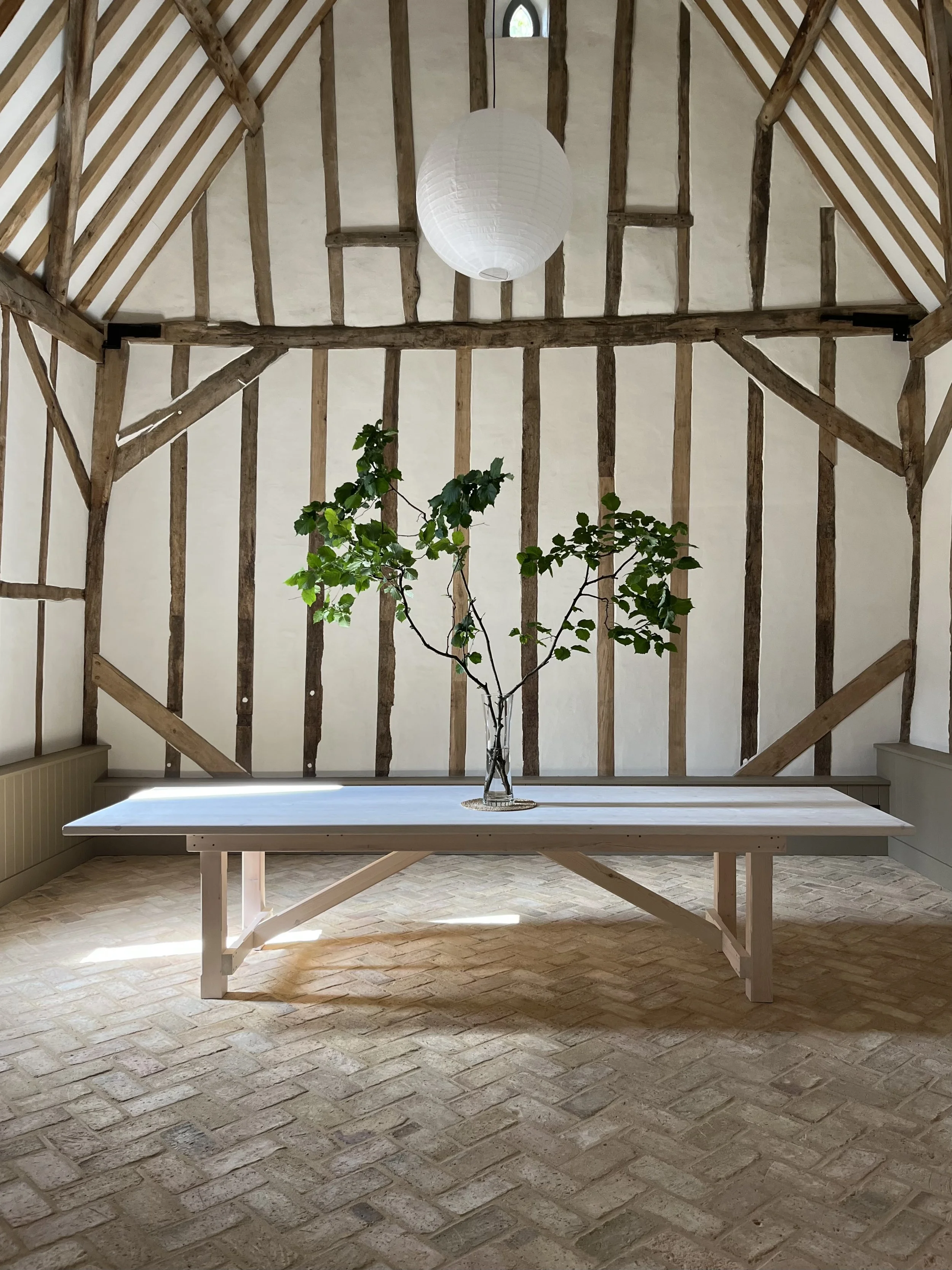 UK/018

 Location -Norfolk     Style - Timber Barn  


 UK House  
 Norfolk 
 https://images.squarespace-cdn.com/content/v1/64620b0575ea8d4e29a55a87/740a0607-f89c-4550-ad89-9ba7186ff9b0/LL00024.jpeg?format=750w 
 https://images.squarespace-cdn.com/co
