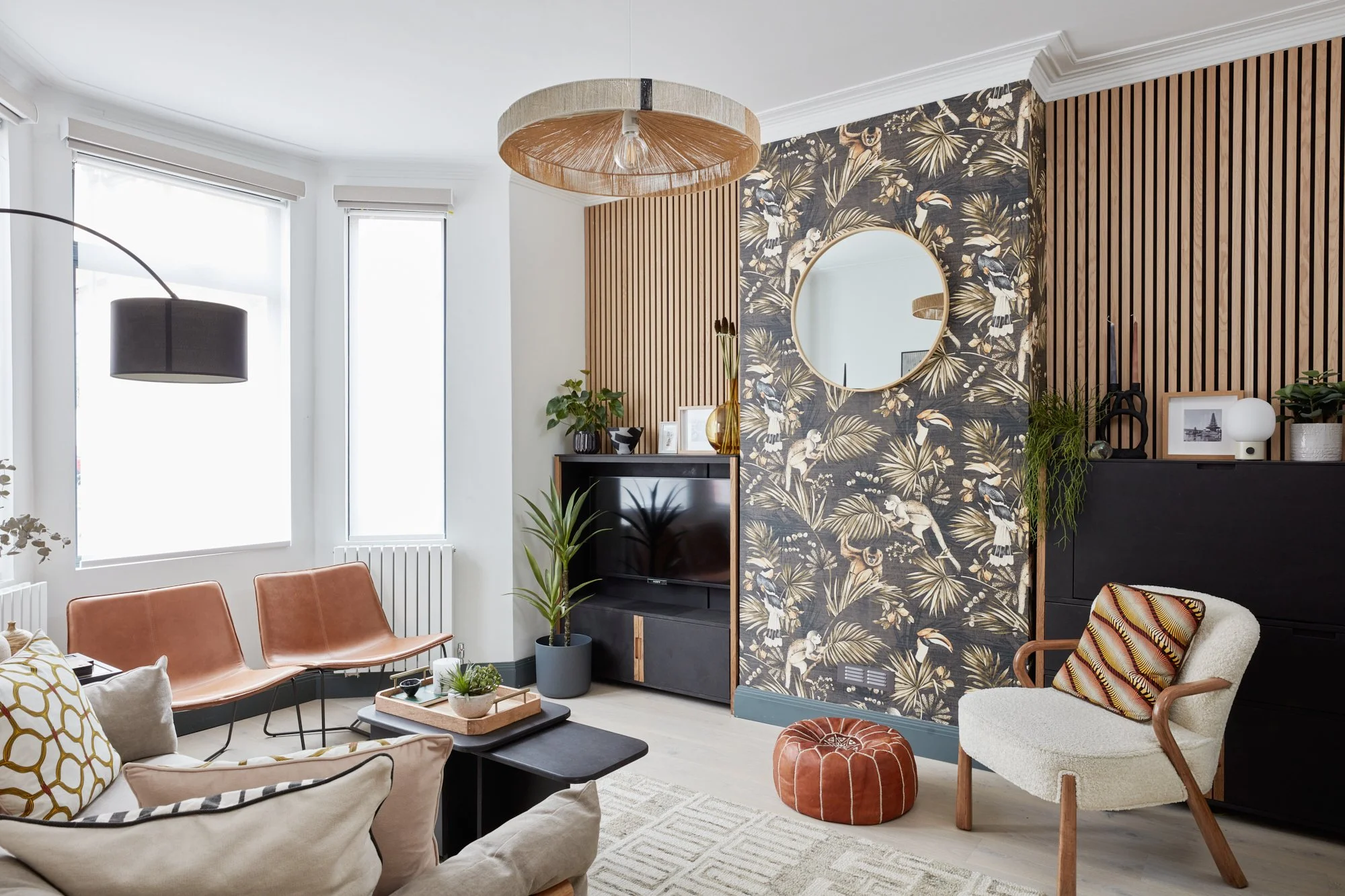 LHO_003

 Location - South East London     Style - Victorian  

 London house  
 South East London 

 https://images.squarespace-cdn.com/content/v1/64620b0575ea8d4e29a55a87/ea61bf63-6575-4232-9f0a-5a30cf1e4209/3.+Palace+Square+002A+LH.jpg?format=1500