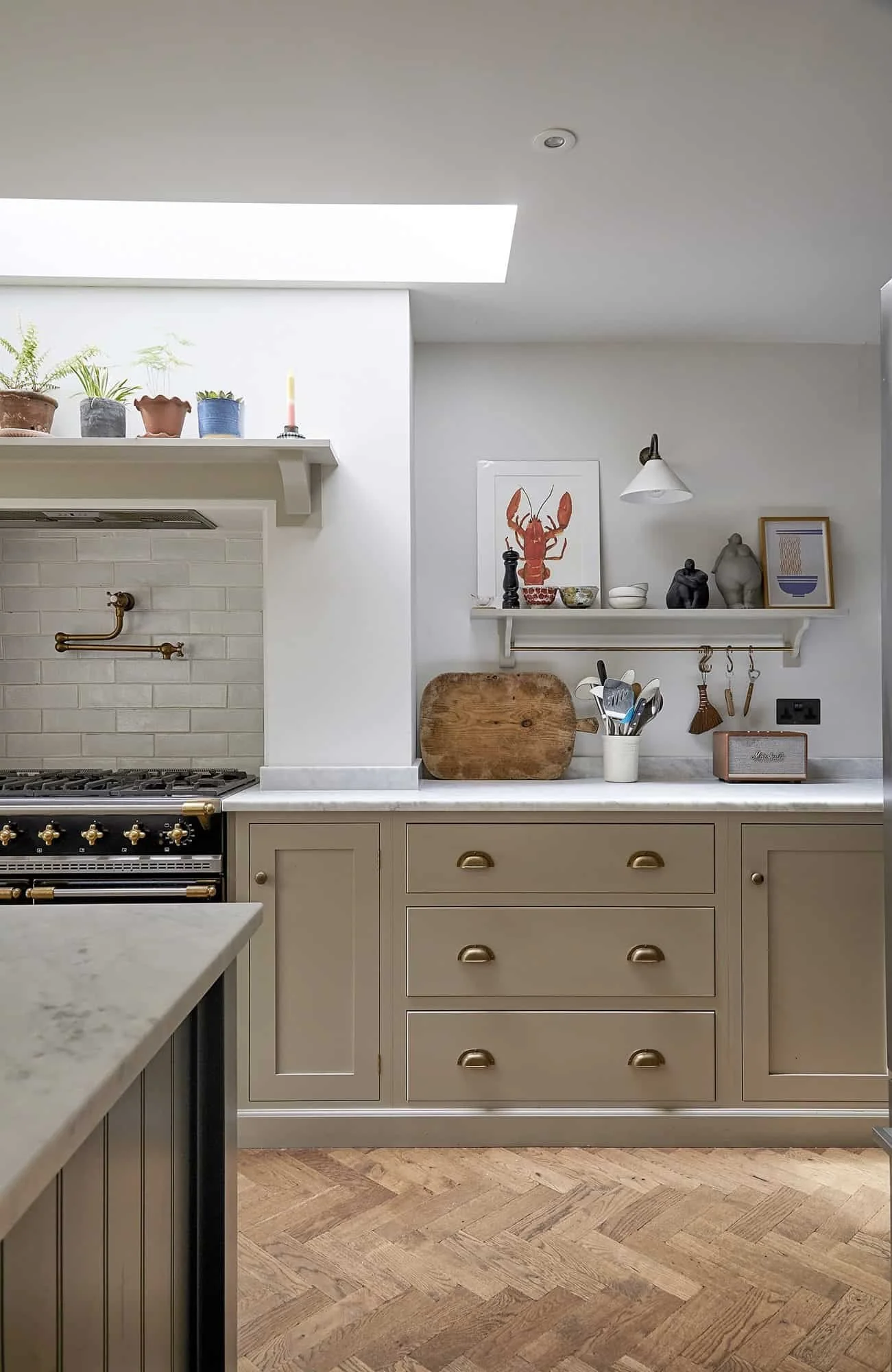 LHO_011

 Location - South East London      Style - Victorian  

 London House  
 South East London 

 https://images.squarespace-cdn.com/content/v1/64620b0575ea8d4e29a55a87/569331cb-8993-4fd1-ba34-c98dc9066bcb/9.jpeg?format=750w 
 https://images.squ