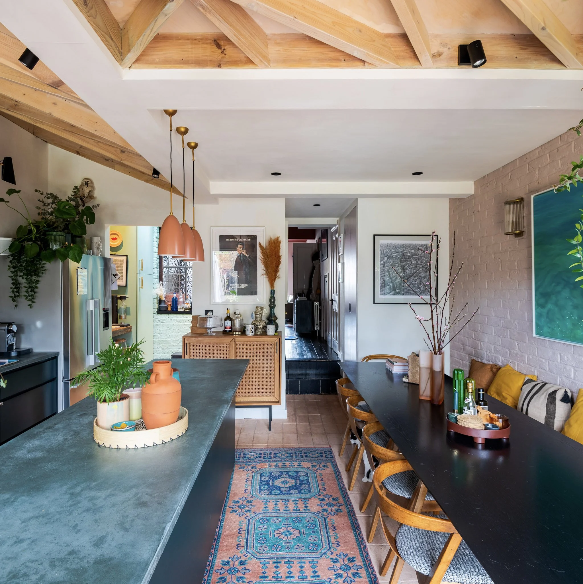 LHO_009

 Location - East London     Style - Victorian  


 London House 
 North London 

 https://images.squarespace-cdn.com/content/v1/64620b0575ea8d4e29a55a87/5d36ab57-f6f8-4bb9-85bc-792a002c4548/7.jpg?format=2500w 
 https://images.squarespace-cdn