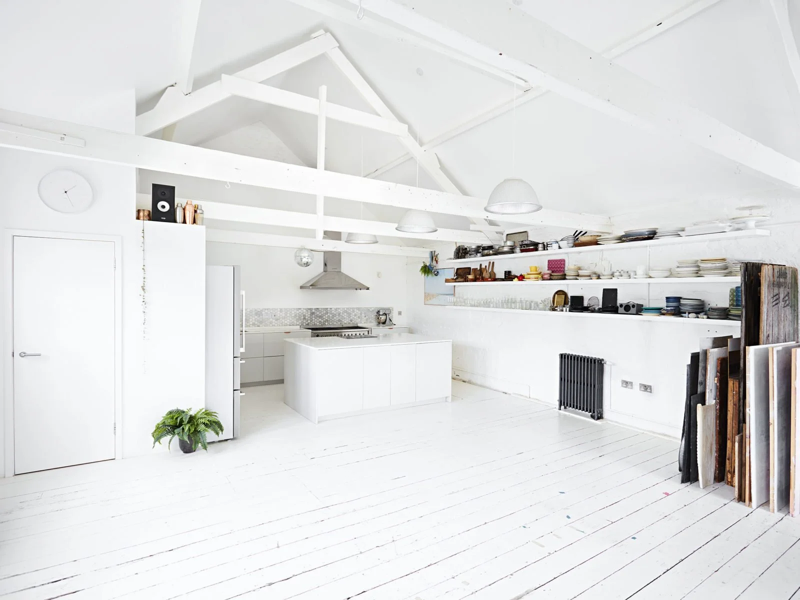 STU_014

 Location - South East London      Size - 700 sqft  


 Studio  
 South East London 

 https://images.squarespace-cdn.com/content/v1/64620b0575ea8d4e29a55a87/7416c0b1-9240-47a4-8819-23ac7833cce4/2.jpeg?format=750w 
 https://images.squarespac