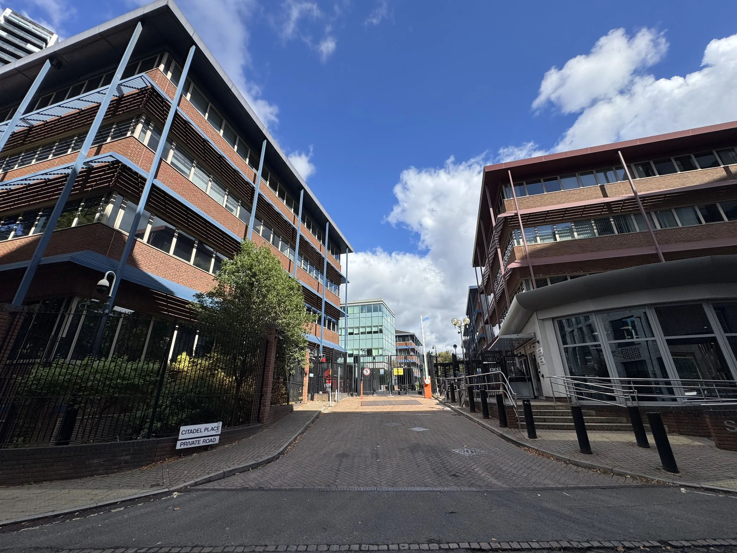 IND_030

 Location - South London     Style - Office  


 Commercial 
 South London 

 https://images.squarespace-cdn.com/content/v1/64620b0575ea8d4e29a55a87/4db7189a-ab41-44ae-b7b2-1c5e047a4883/LL00003.jpeg?format=1500w 
 https://images.squarespace-