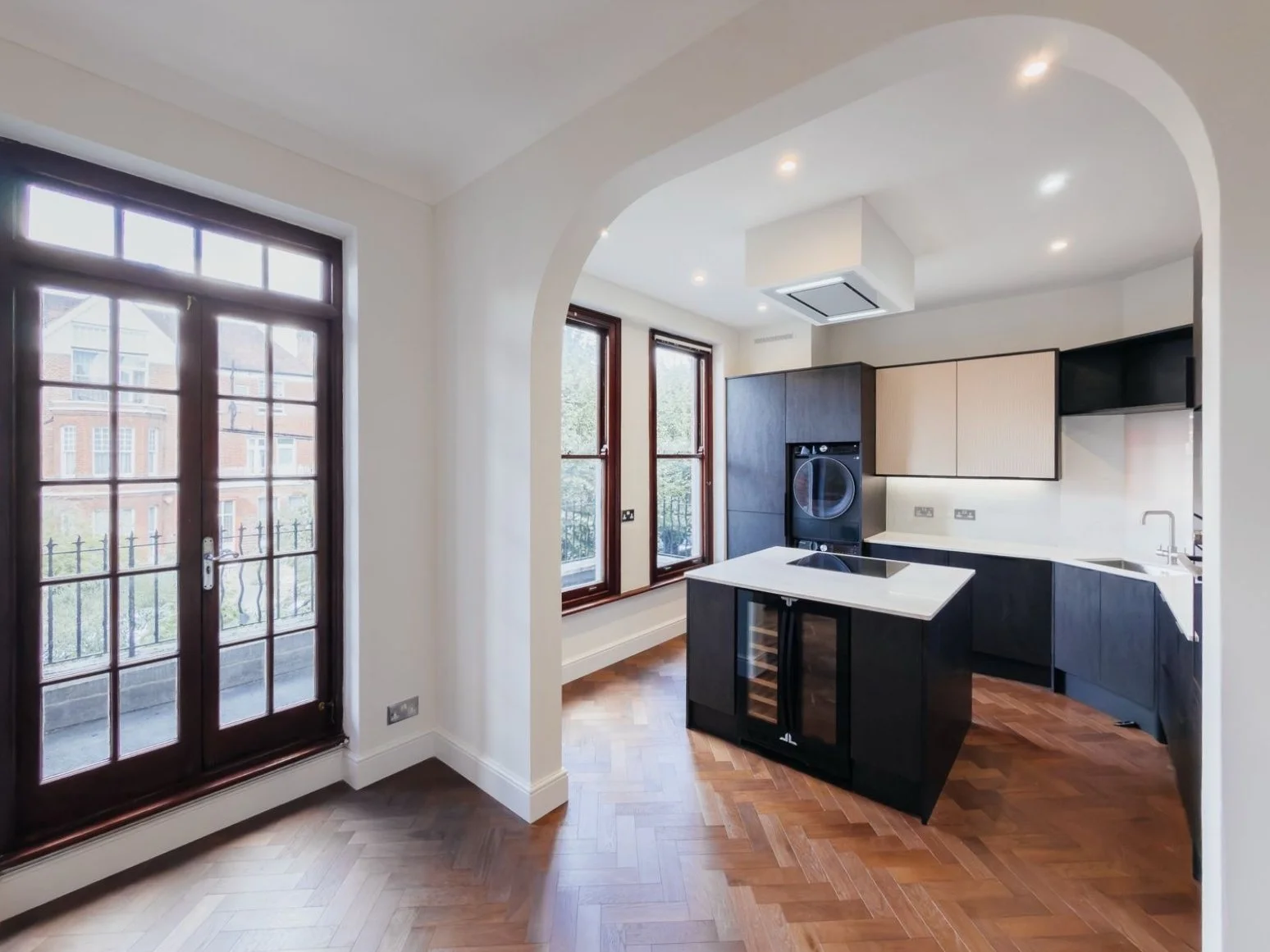 LHO_023

 Location -North West London     Style - Period 

 London House 
 North West London 


 https://images.squarespace-cdn.com/content/v1/64620b0575ea8d4e29a55a87/c23cda0c-9988-4a8c-a787-543dfb392b44/LL00001.jpeg?format=1500w 
 https://images.sq