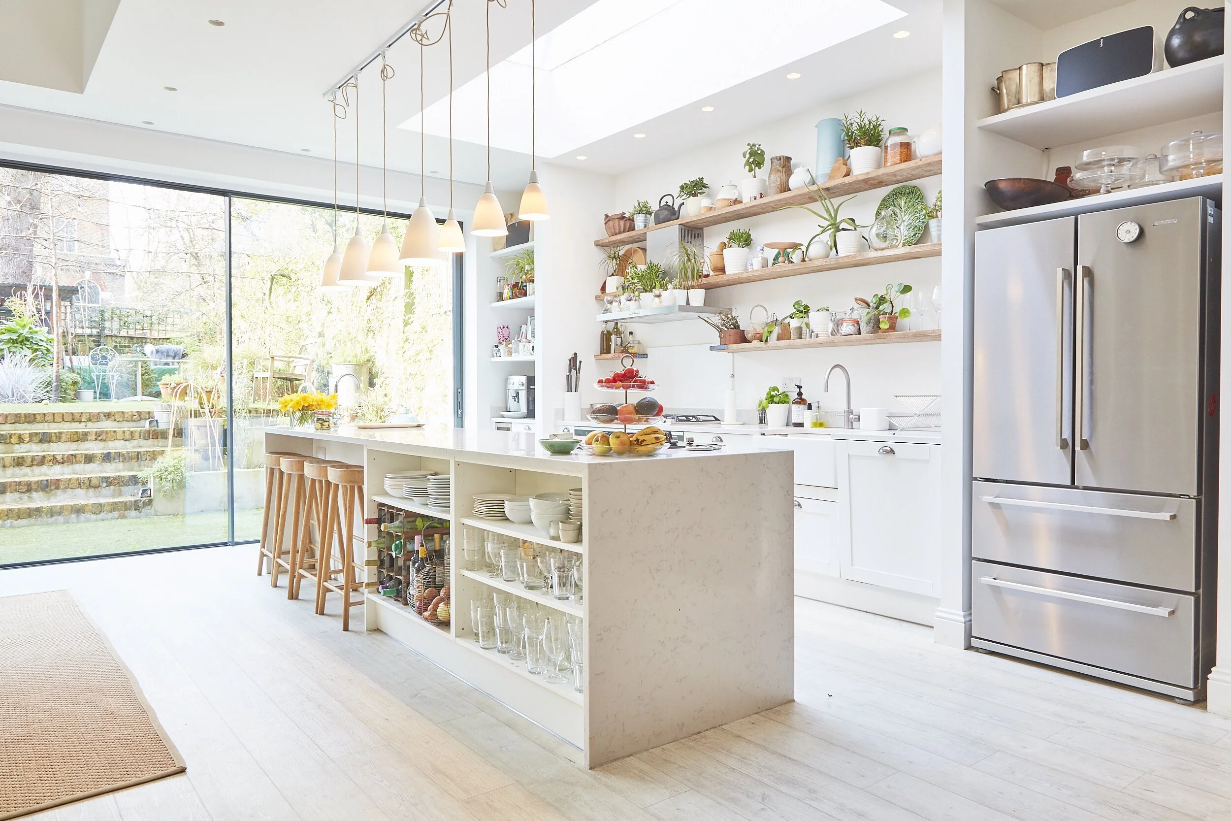 LHO 008, Contemporary kitchen with marble island, north london