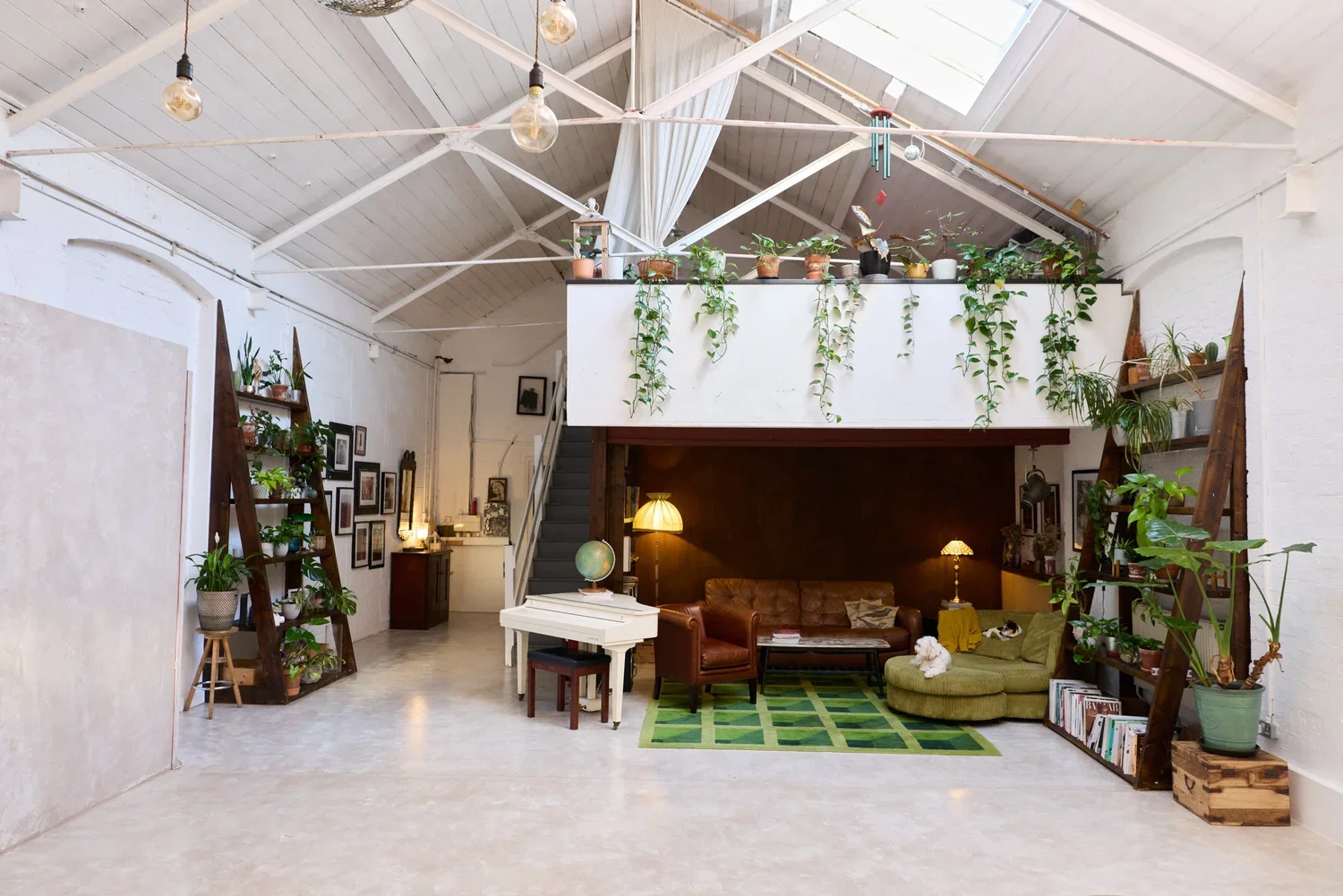 STU_007

 Location - North London     Size - 1,500 sq ft  


 0 sq ft - 2000 sq ft  
 North London 

 https://images.squarespace-cdn.com/content/v1/64620b0575ea8d4e29a55a87/4829d6b8-27ba-4441-99f9-c2a6033e78a9/3.webp?format=1500w 
 https://images.squ