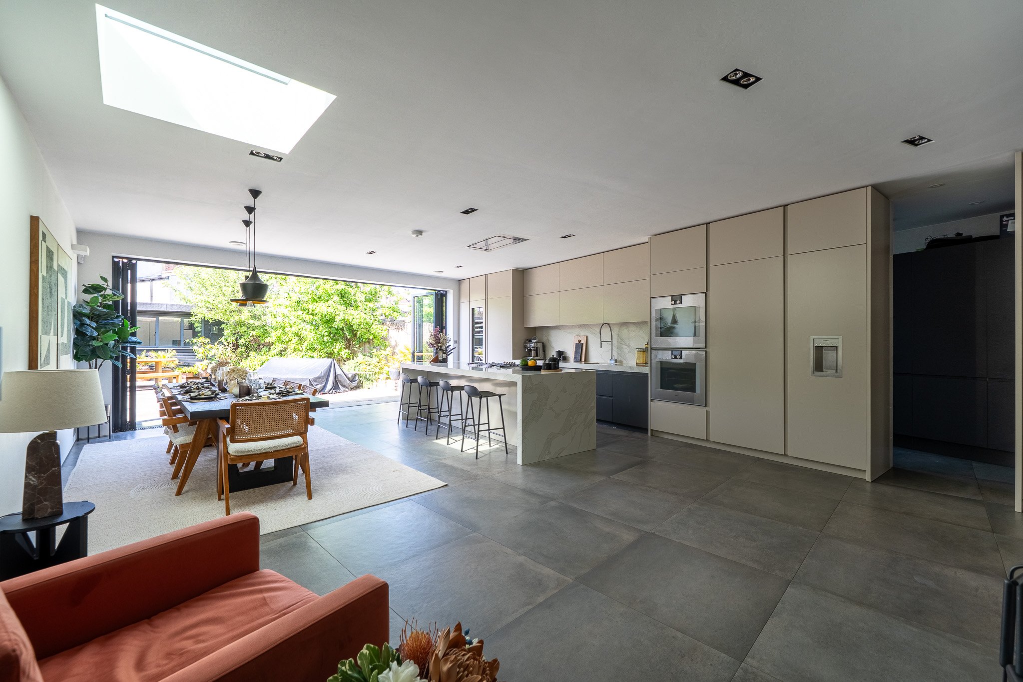 LHO_019

 Location -North London     Style - Victorian 

 London House 
 North London 


 https://images.squarespace-cdn.com/content/v1/64620b0575ea8d4e29a55a87/7e74e712-8d18-49f5-bd3a-27c40e775234/LL00010.jpeg?format=2500w 
 https://images.squarespa